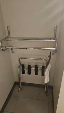 1 coat hanger