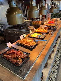 Breakfast spread at level 3