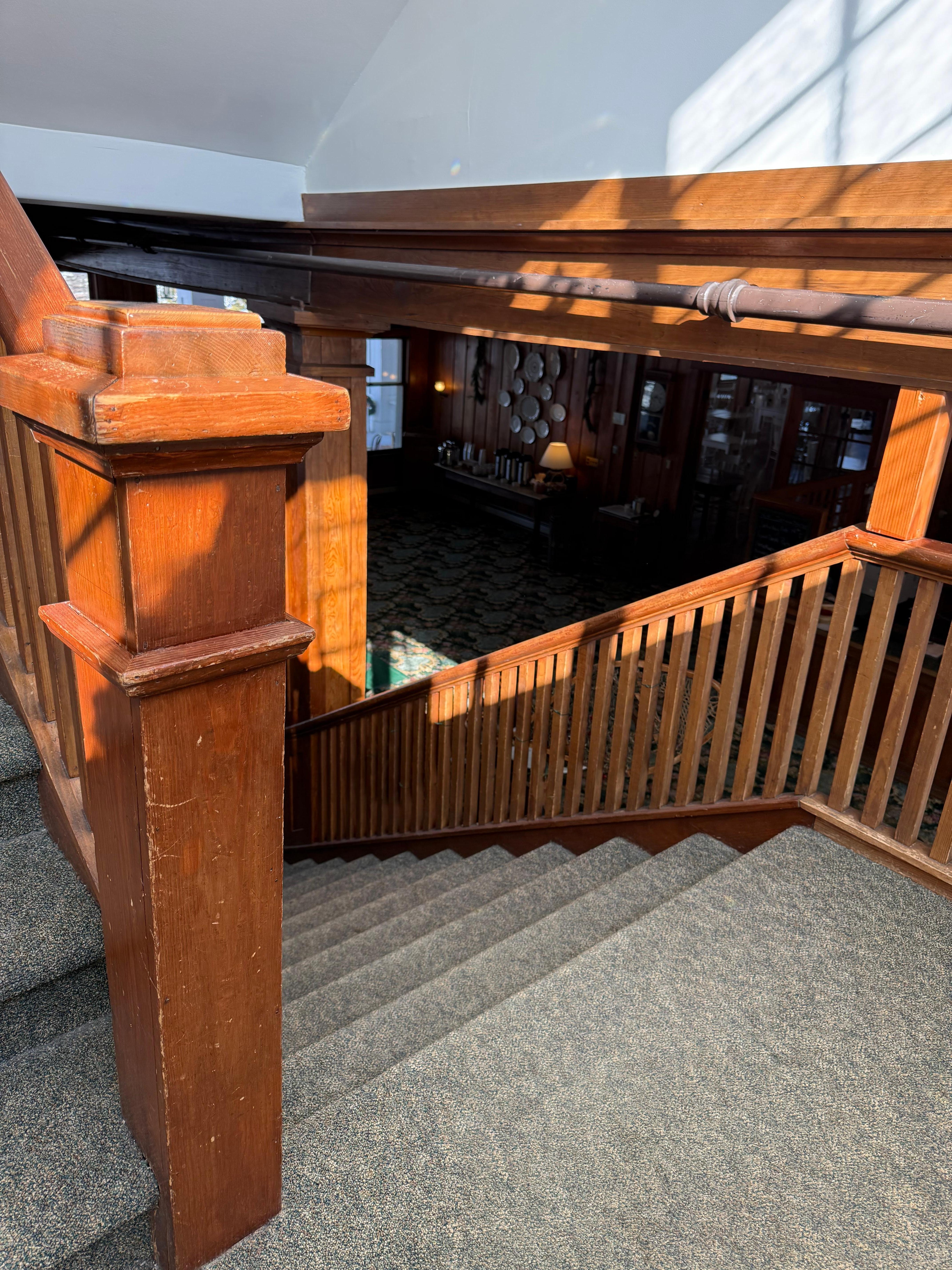 Great prarie style woodwork