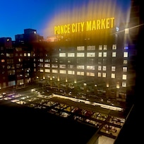 City market so many shops and restaurants right there!