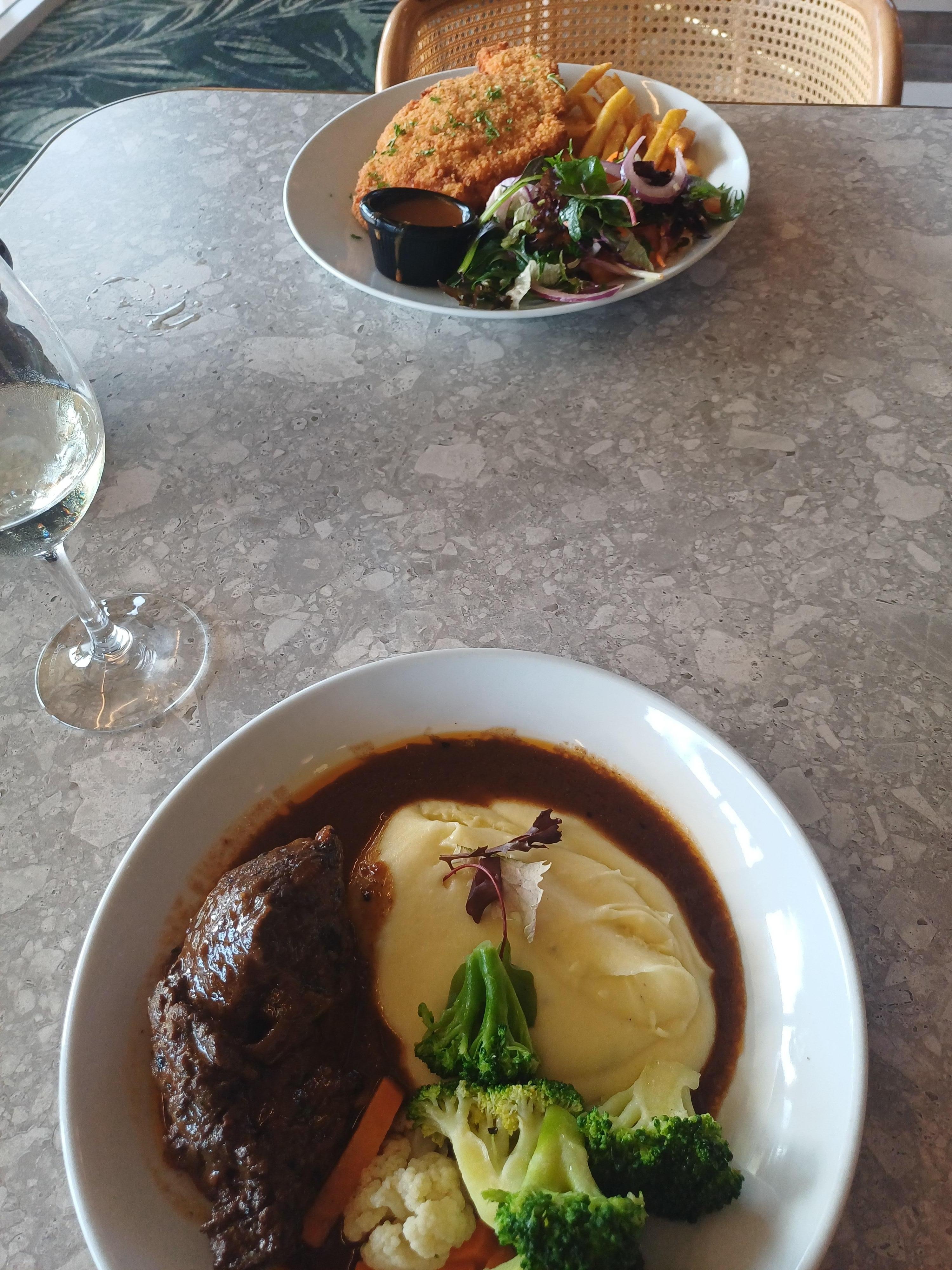 Catalina club dinner