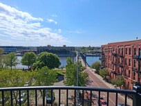 4th floor king suite river view