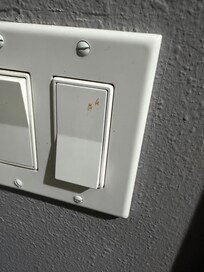 Somebody’s booty fingers touched this light switch and housekeeping didn’t clean this room
