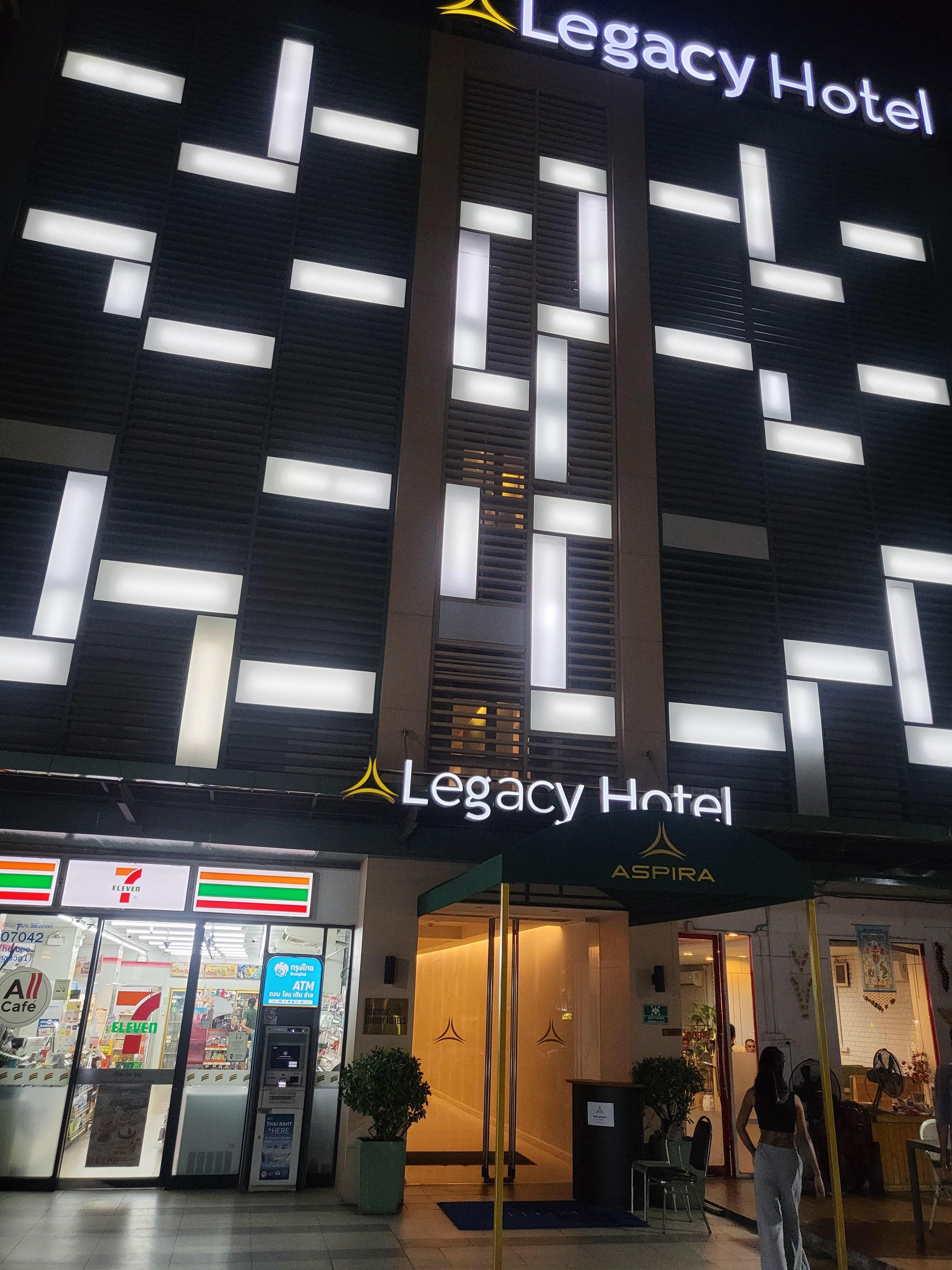 Front entrance.  7/11 and restaurant first floor. 