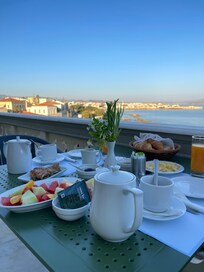 Frühstück auf der Terrasse