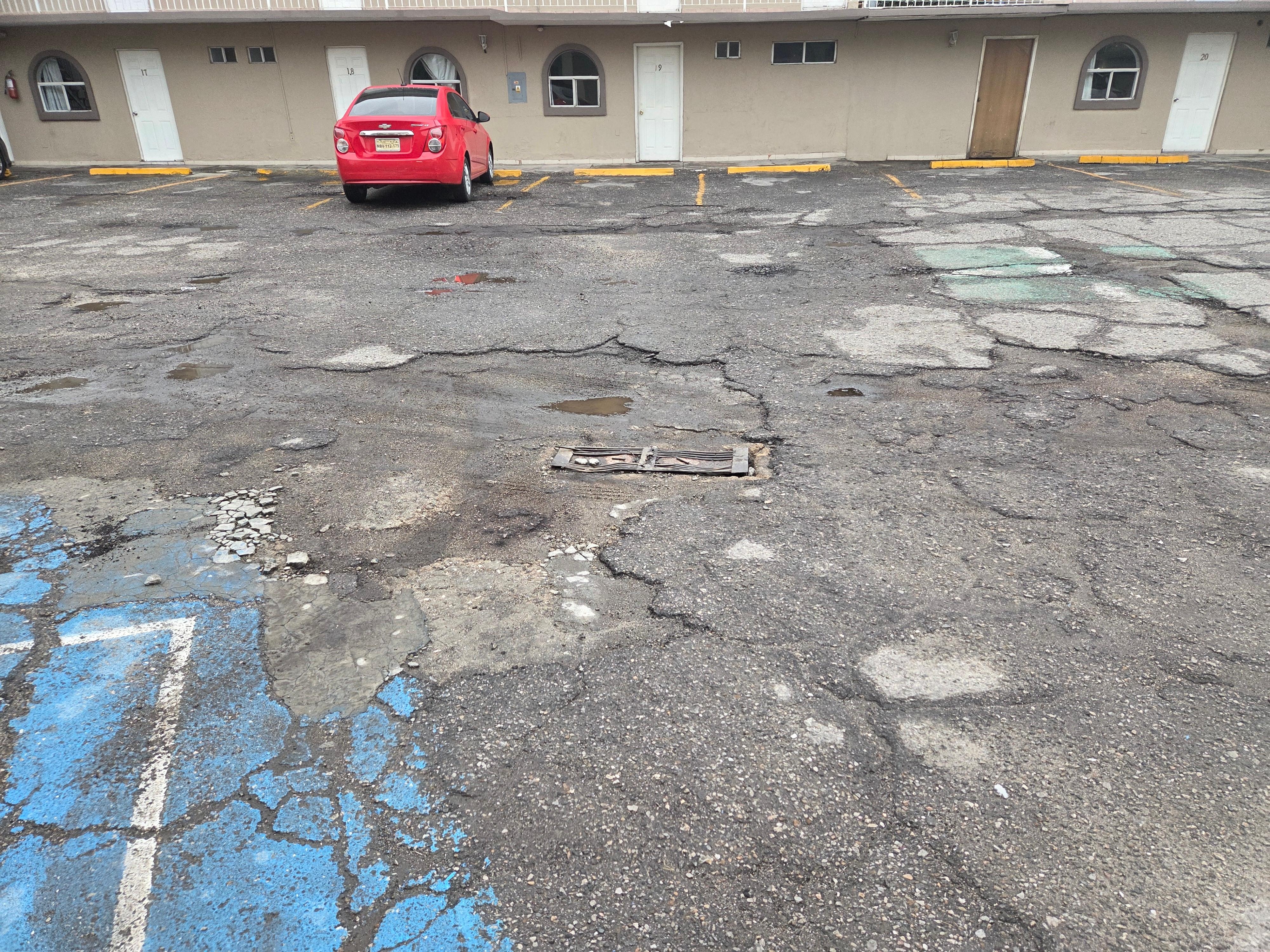 Photos did not represent what was shown on Expedia. False advertising the pool was lame dirty closed weeds were overgrown no hot water and no heat in the rooms. I tried to get transferred through Expedia and no help was given horrible experience wors