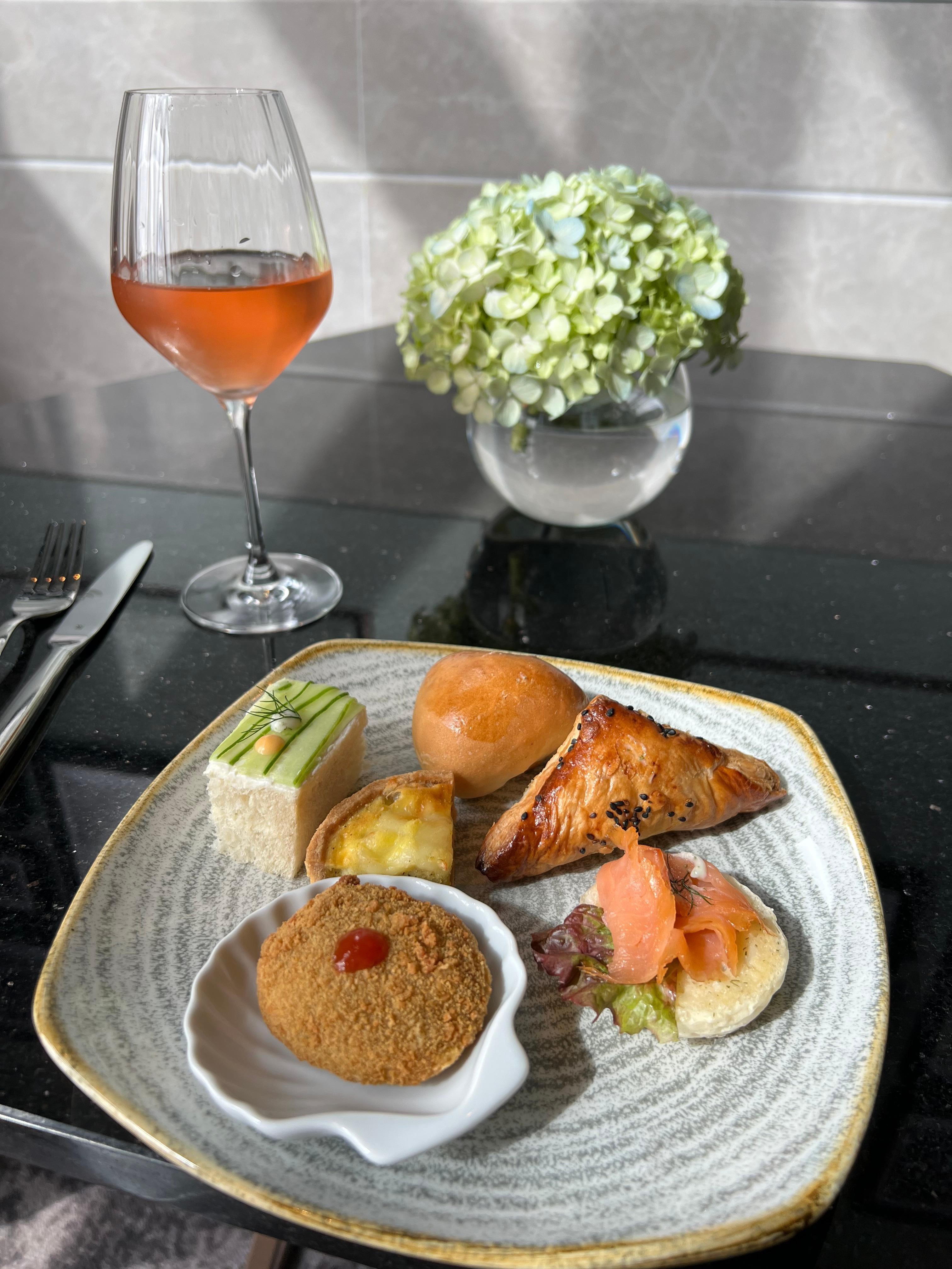 High Tea with Rose’ wine, savory menu
