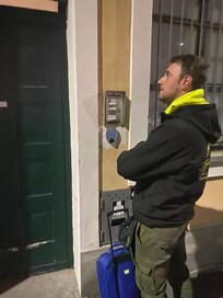 In attesa che qualcuno risponda al Telefono 😡😡😡