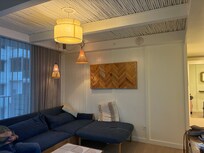 大きなソファでゆったり出来る広いリビング空間です