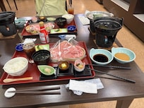 夕食。
お腹いっぱいになりました。