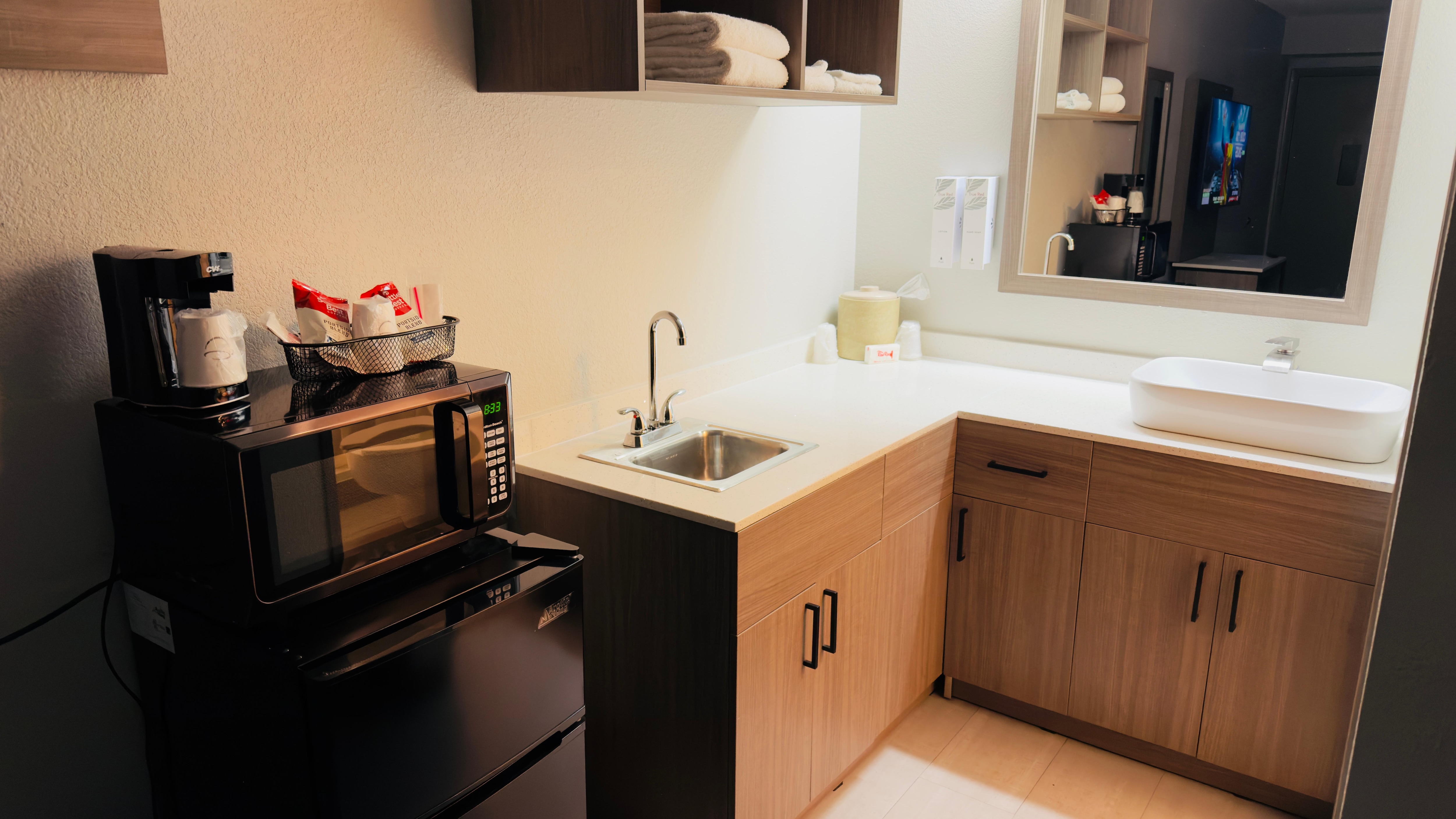 Renovated room looks really nice! 