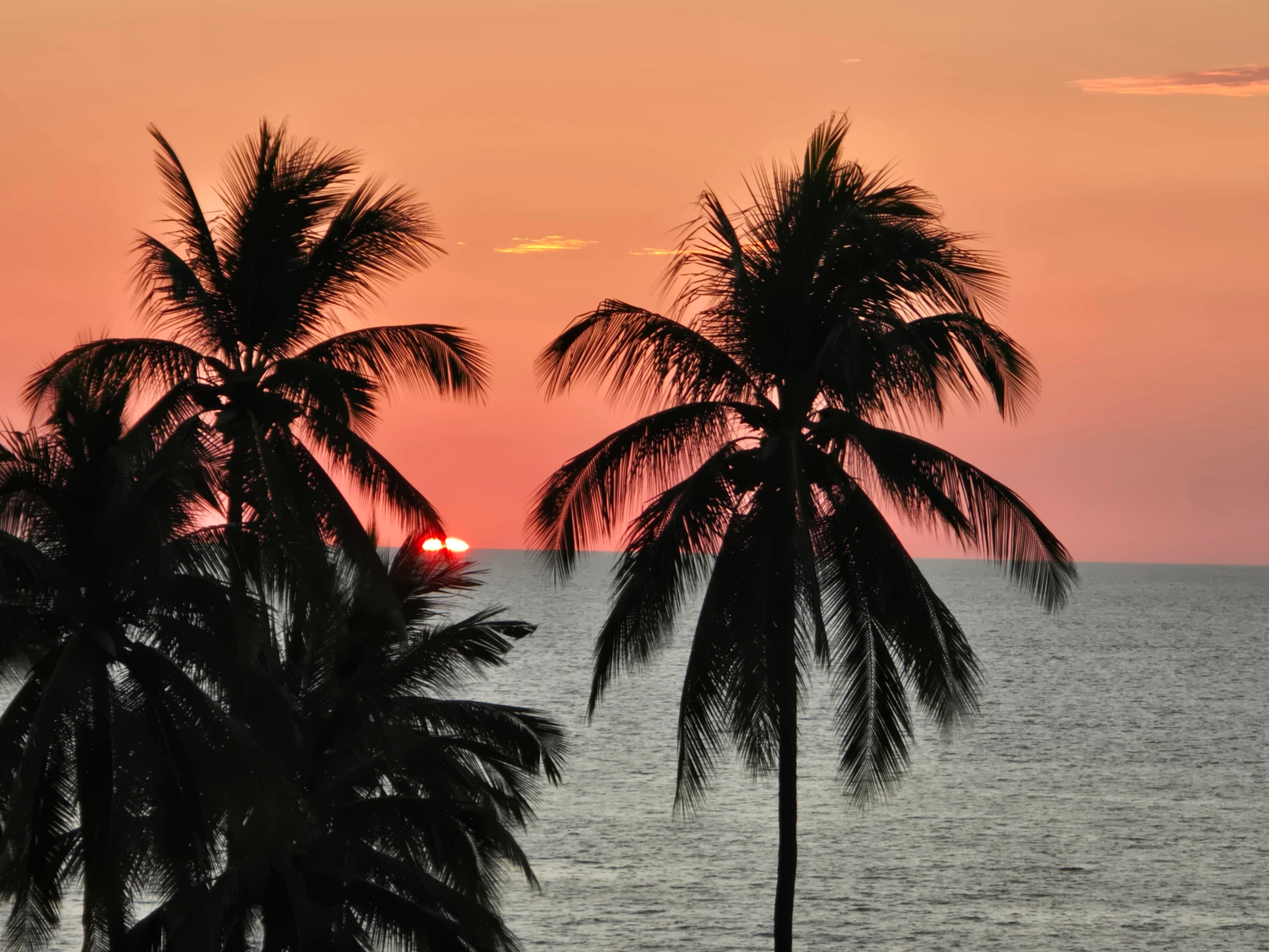 Another stunning sunset over the ocean