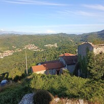 Aussicht über das Haus in die Umgebung.