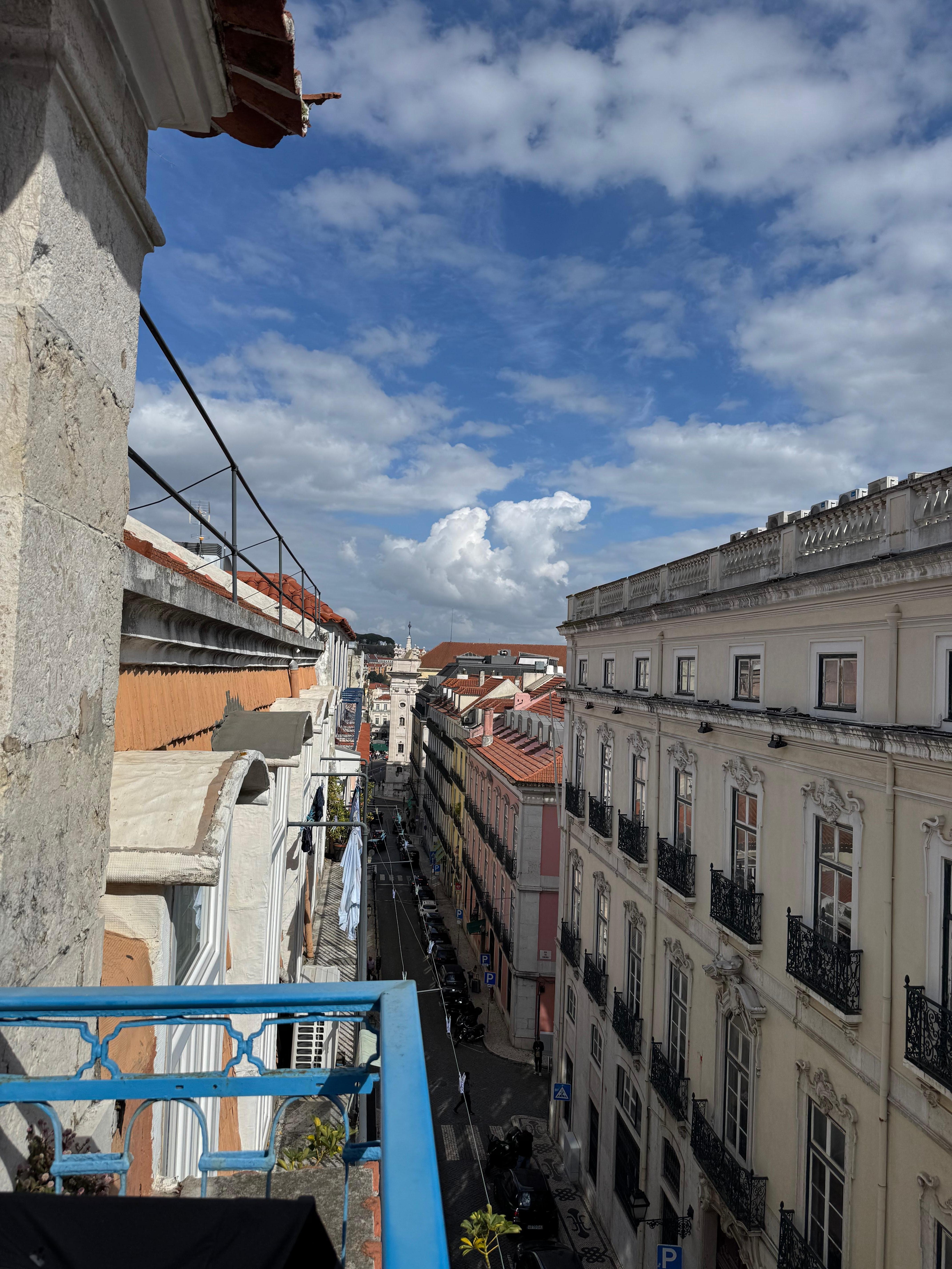 View down the street. You can see part of the castle in the distance. 