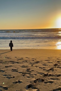 Even my child slowed down to take in this amazing sunset 💙