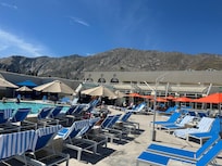 Even when busy the pool was relaxing