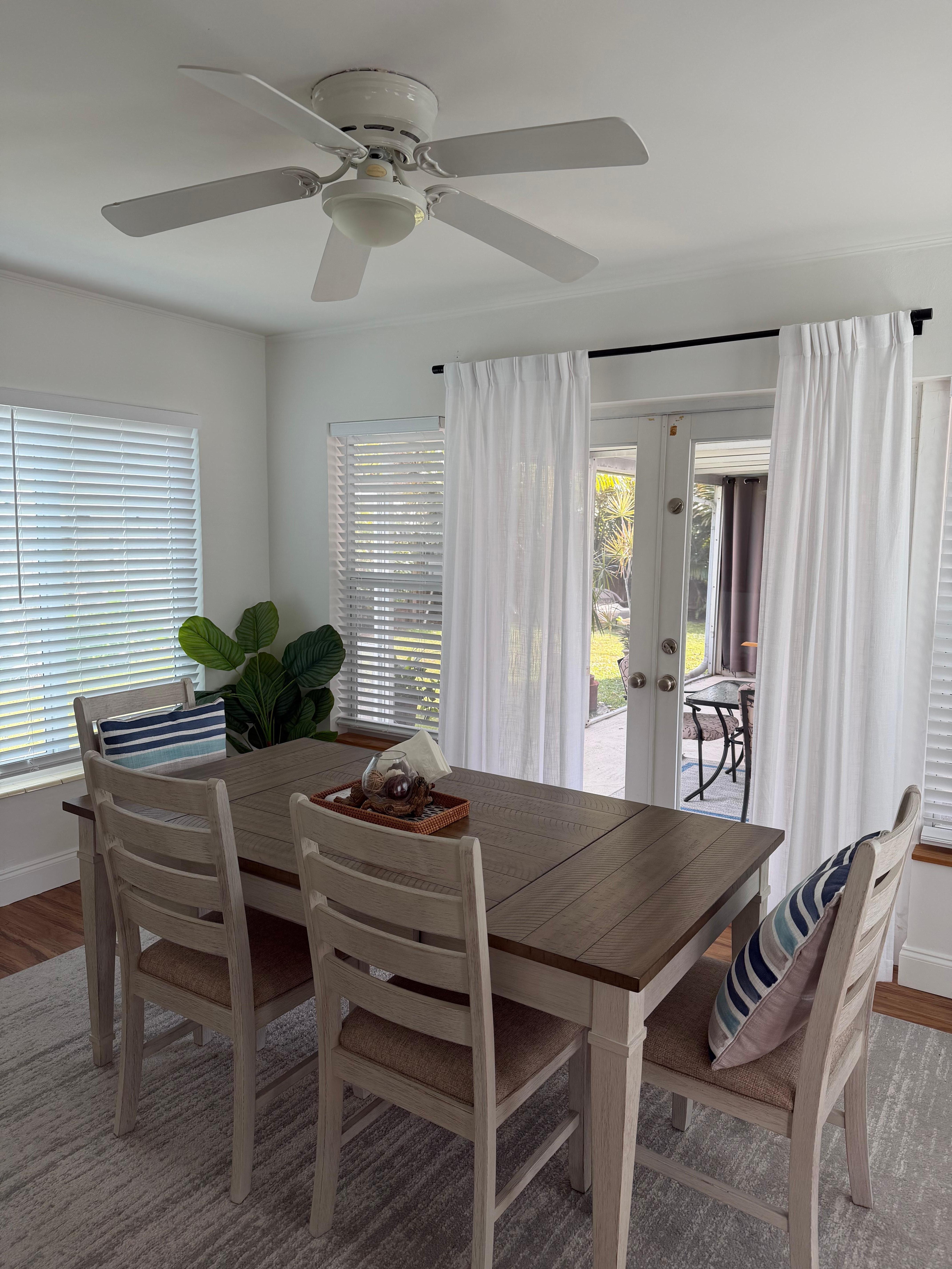 Loved the kitchen dining area with ceiling fan.  We came to the area as sister-in-law celebrated a big bday and we cooked breakfast for her one day. 