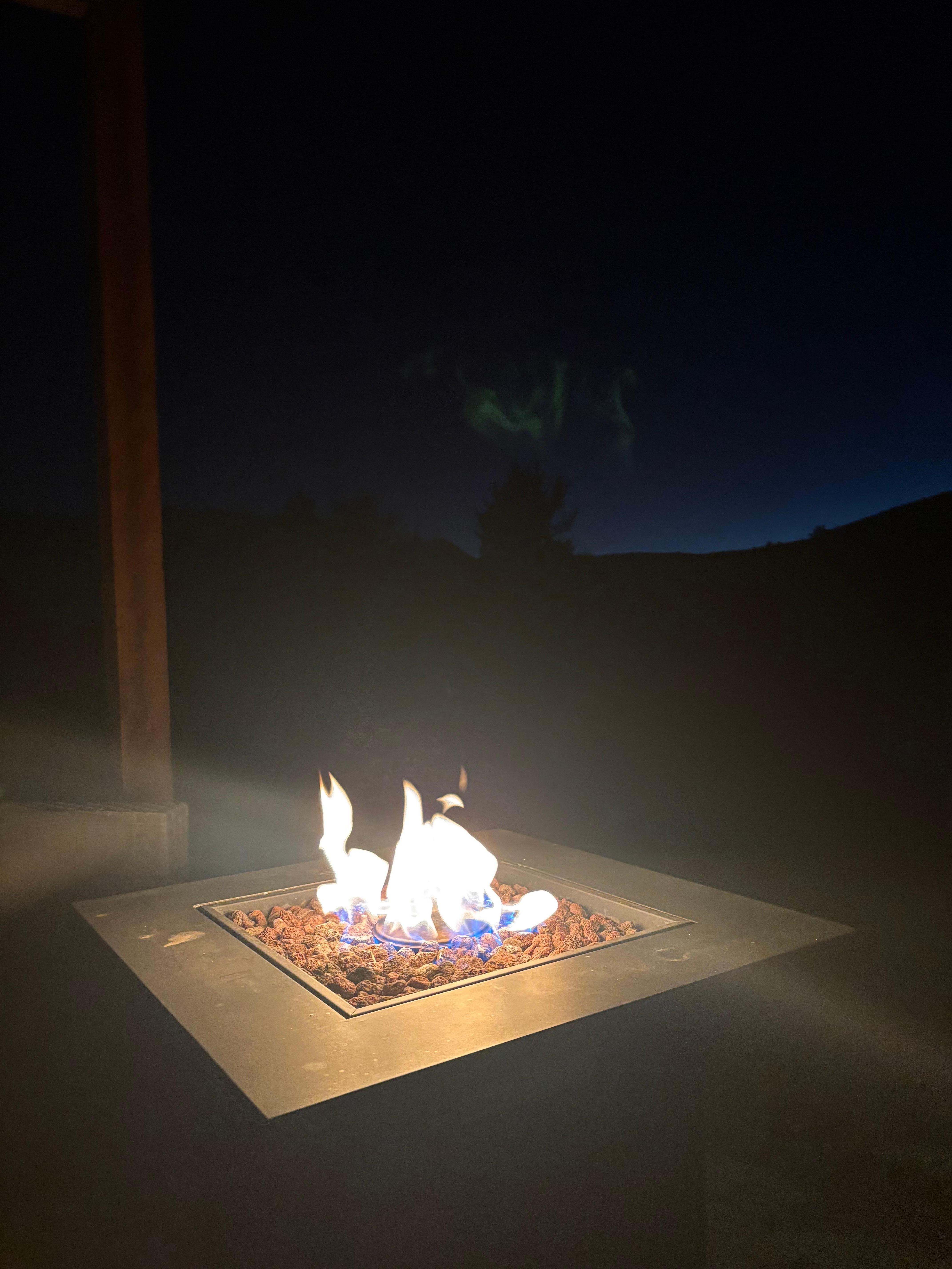Nice firepit and sitting area