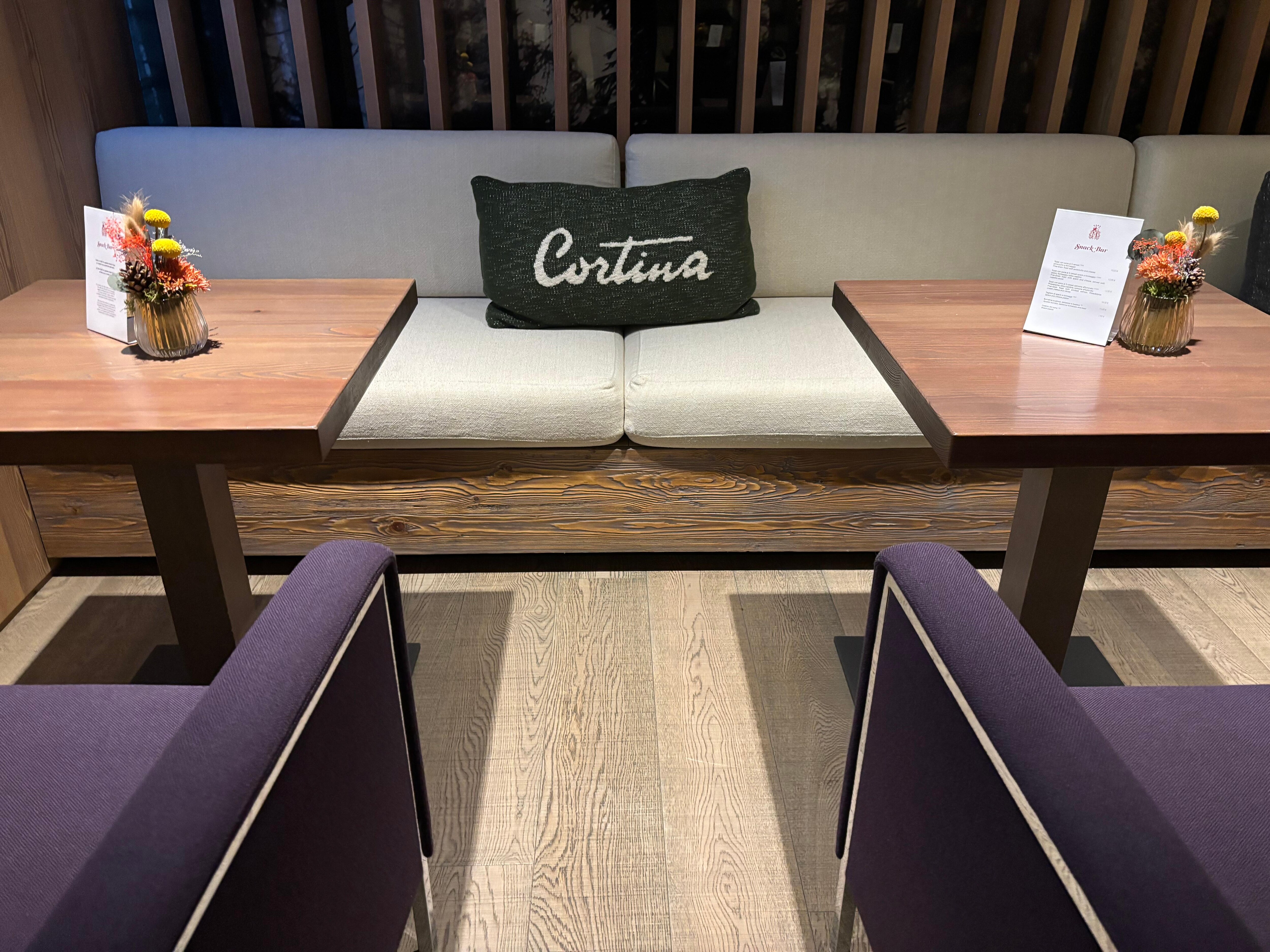Bar area lounge