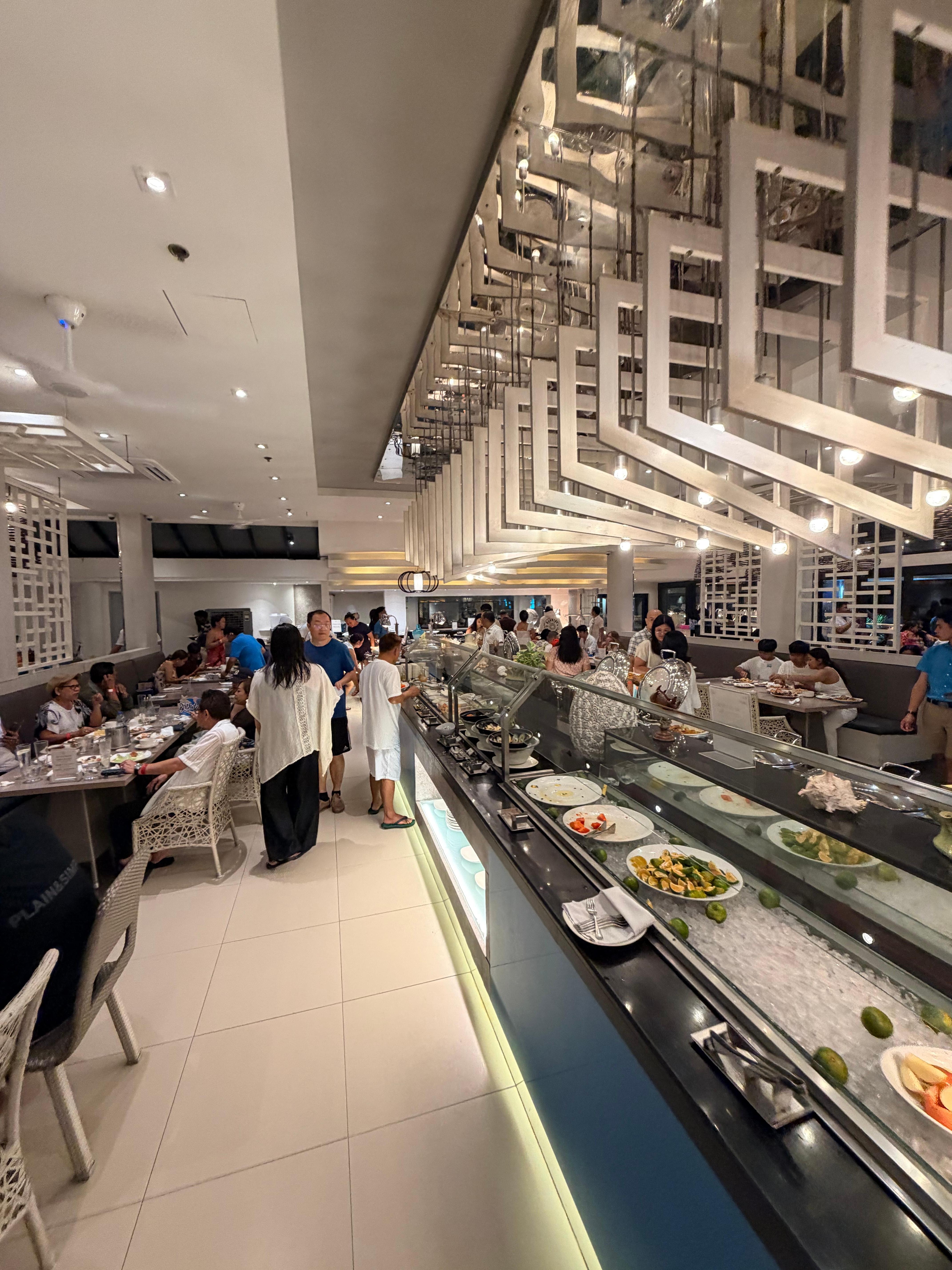 seabreeze restaurant where the breakfast buffet is served