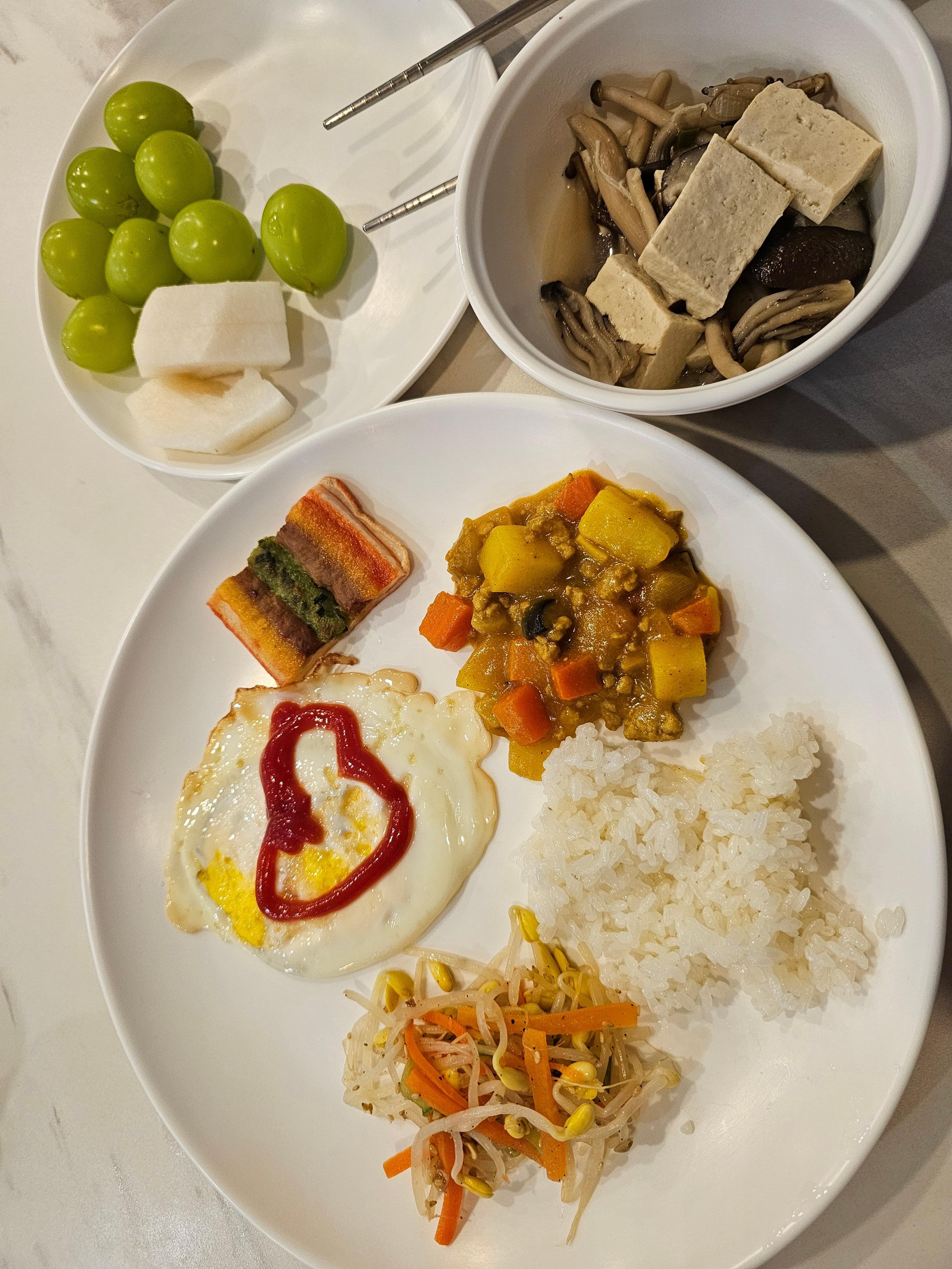 영양 가득, 정성 가득한 음식들이 짜지 않아 너무너무 좋고, 한식/간편 양식/요거트/과일 까지도 먹을 수 있어 든든한 조식♡