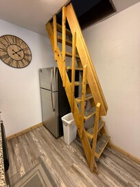 Steps/Ladder to bedroom