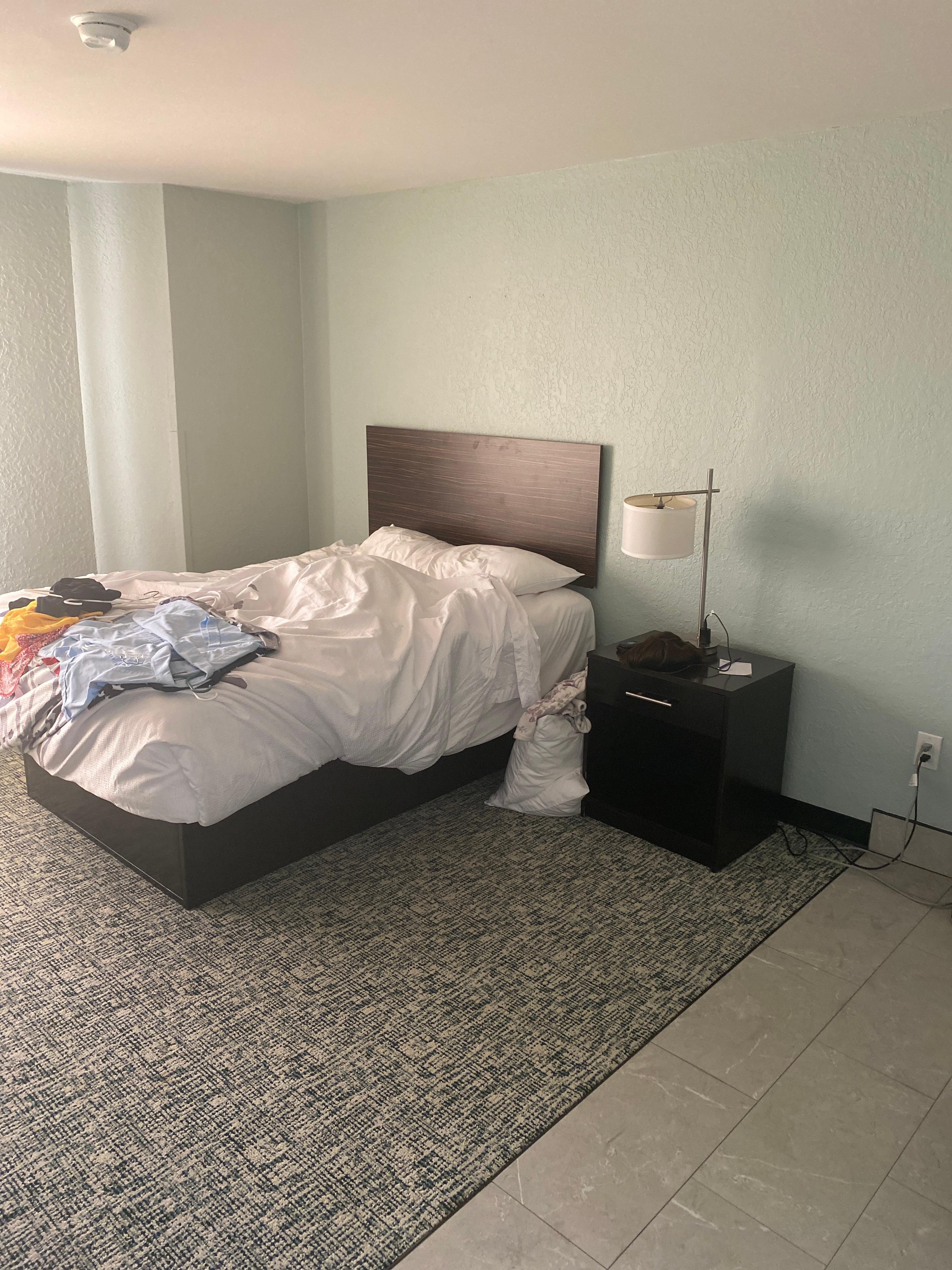 Not king bed as advertised 