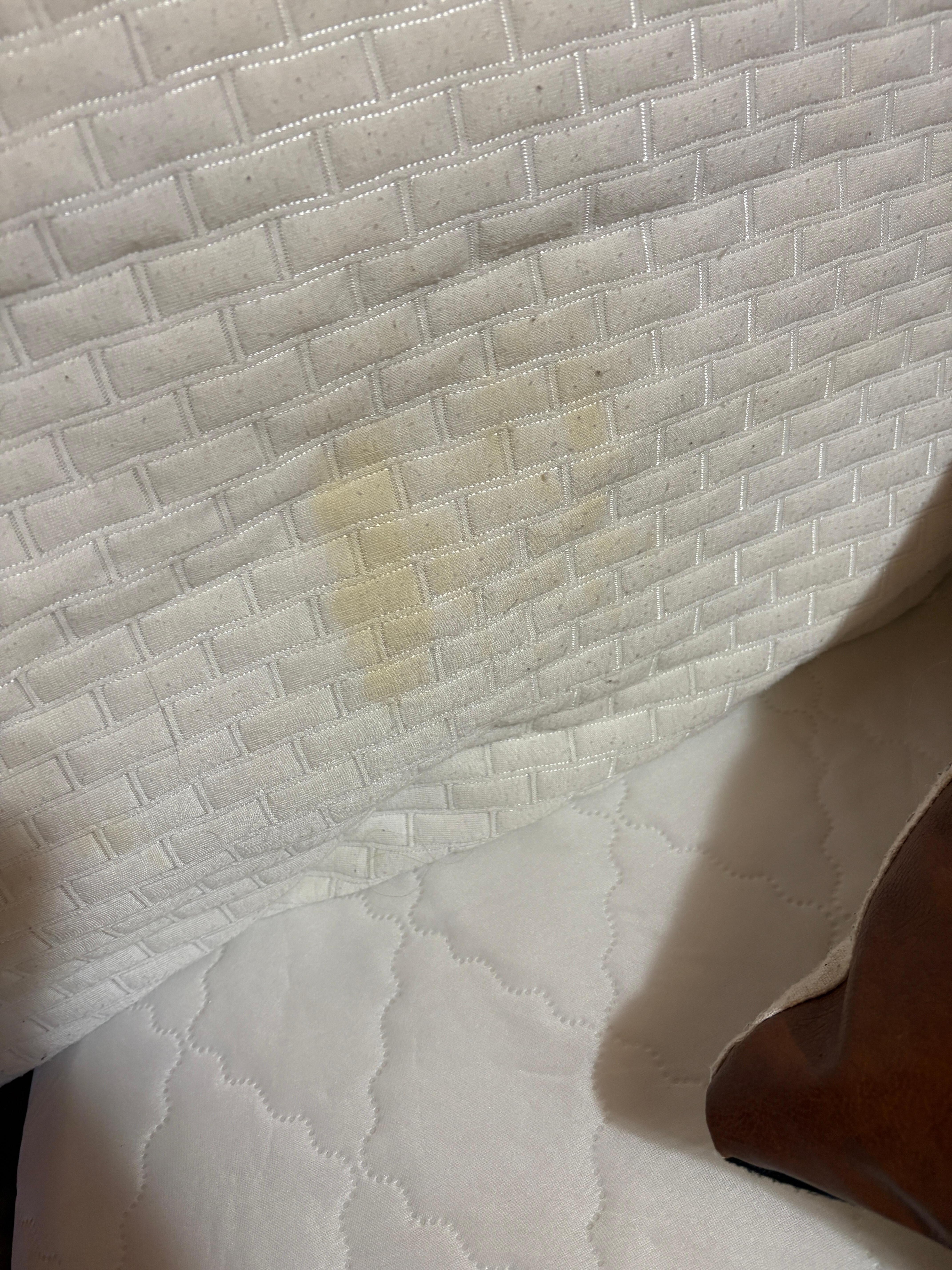 Stains on the pillows 