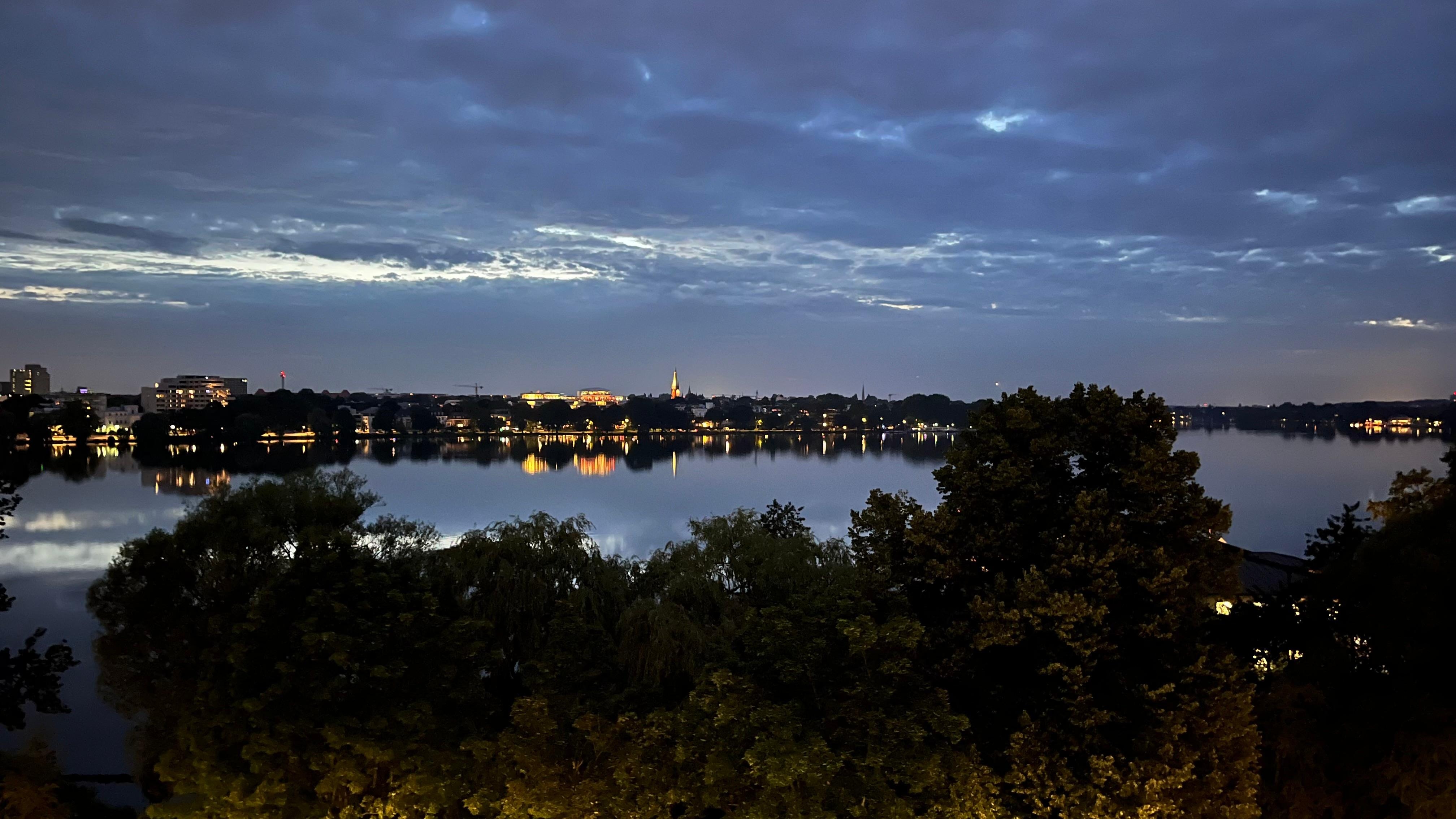 Utsikt fra rommet 26/7-2025, klokken   20.22