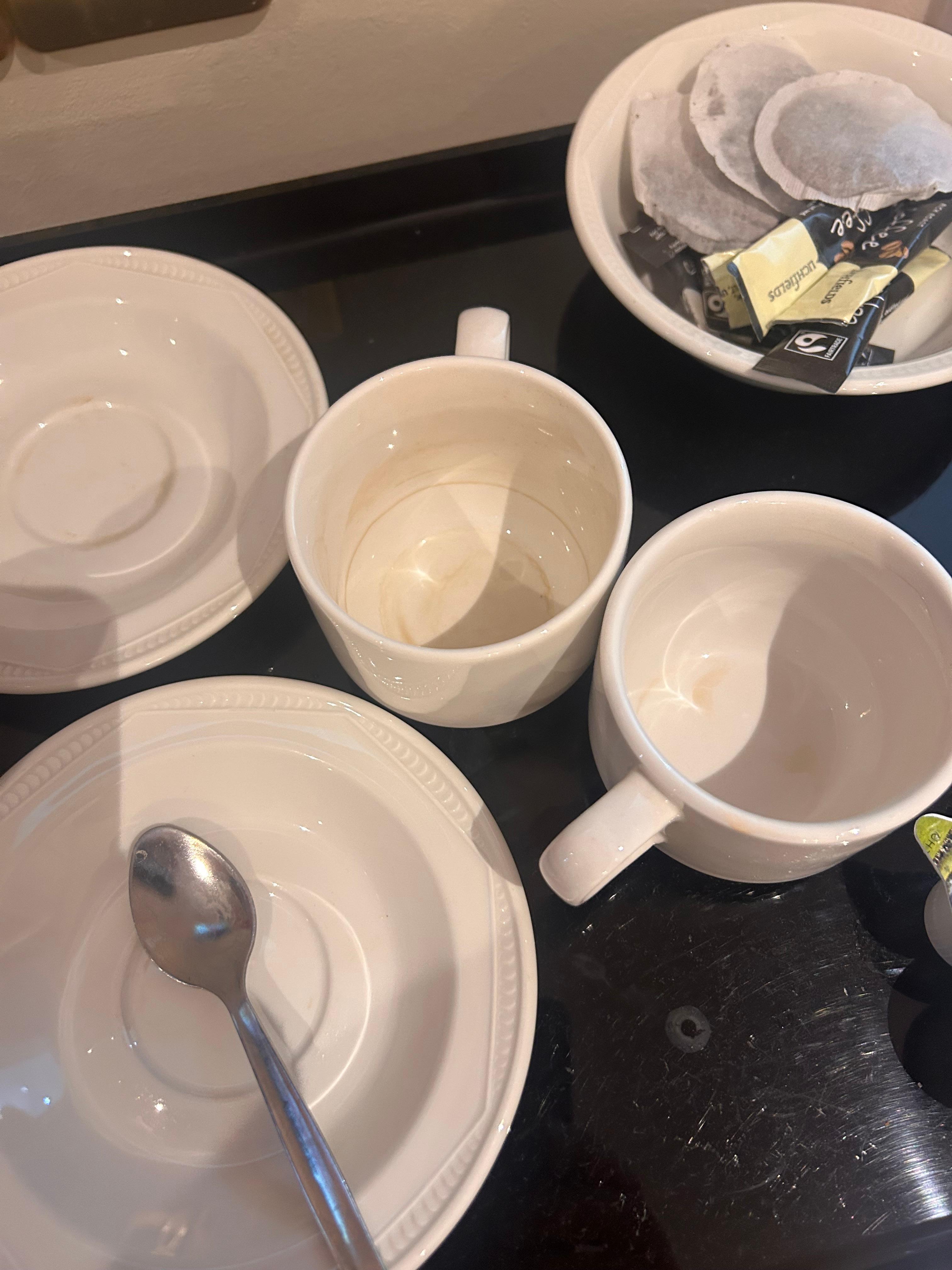 Dirty cups from previous quest 