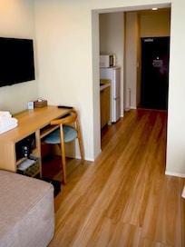 寝室から見た玄関方向