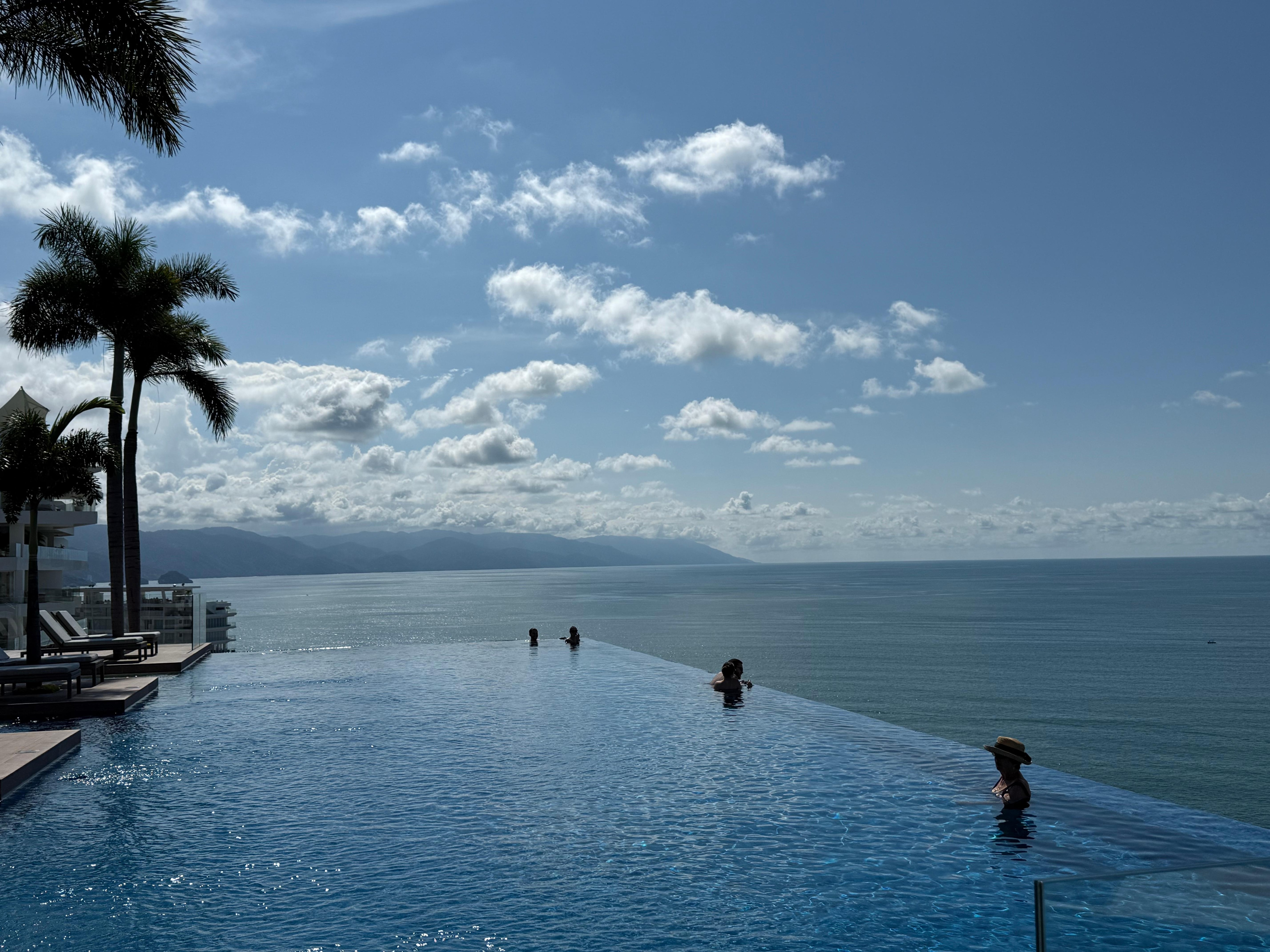 Spectacular rooftop pool