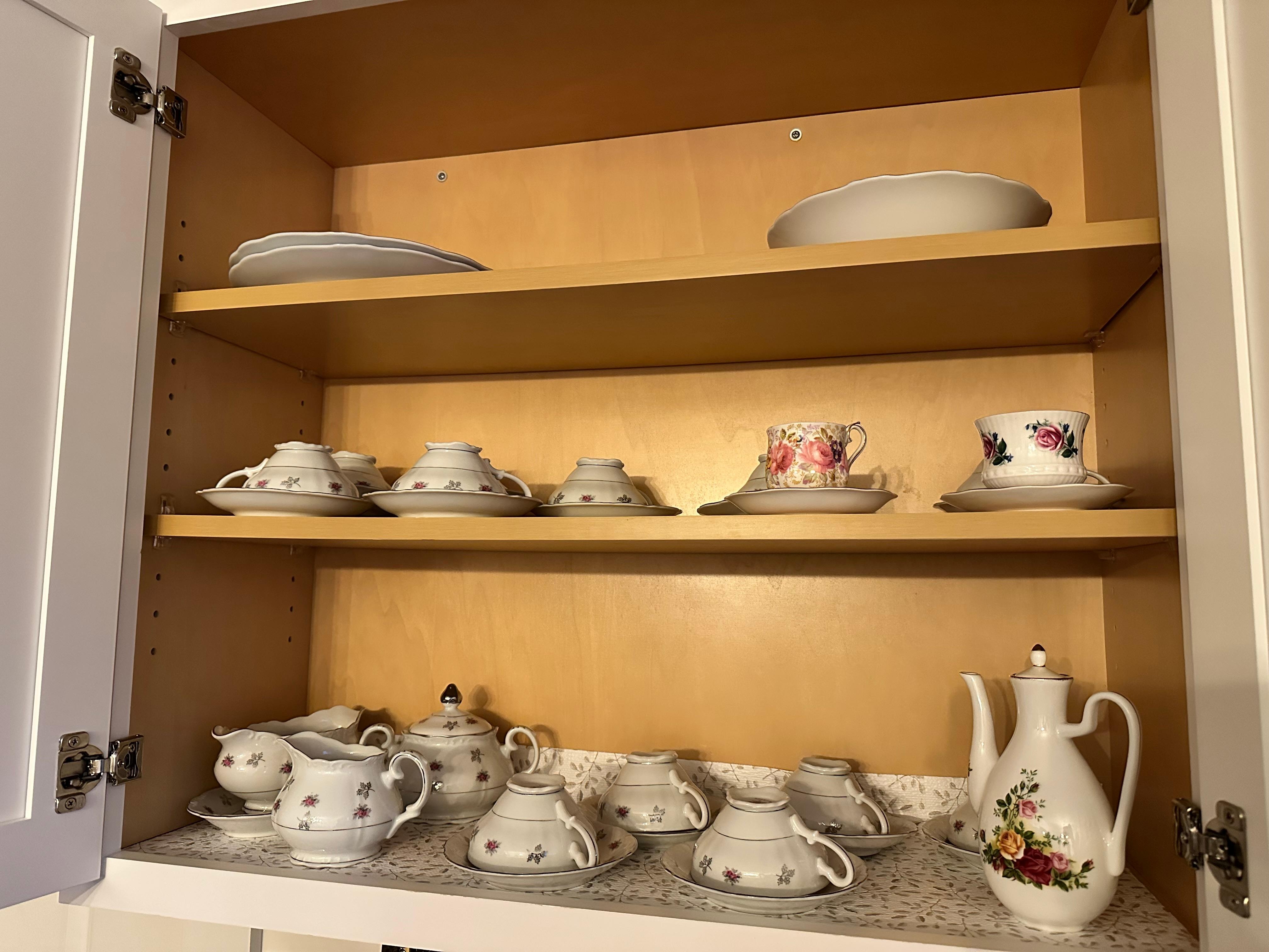 All dishes and supplies were in prestine shape