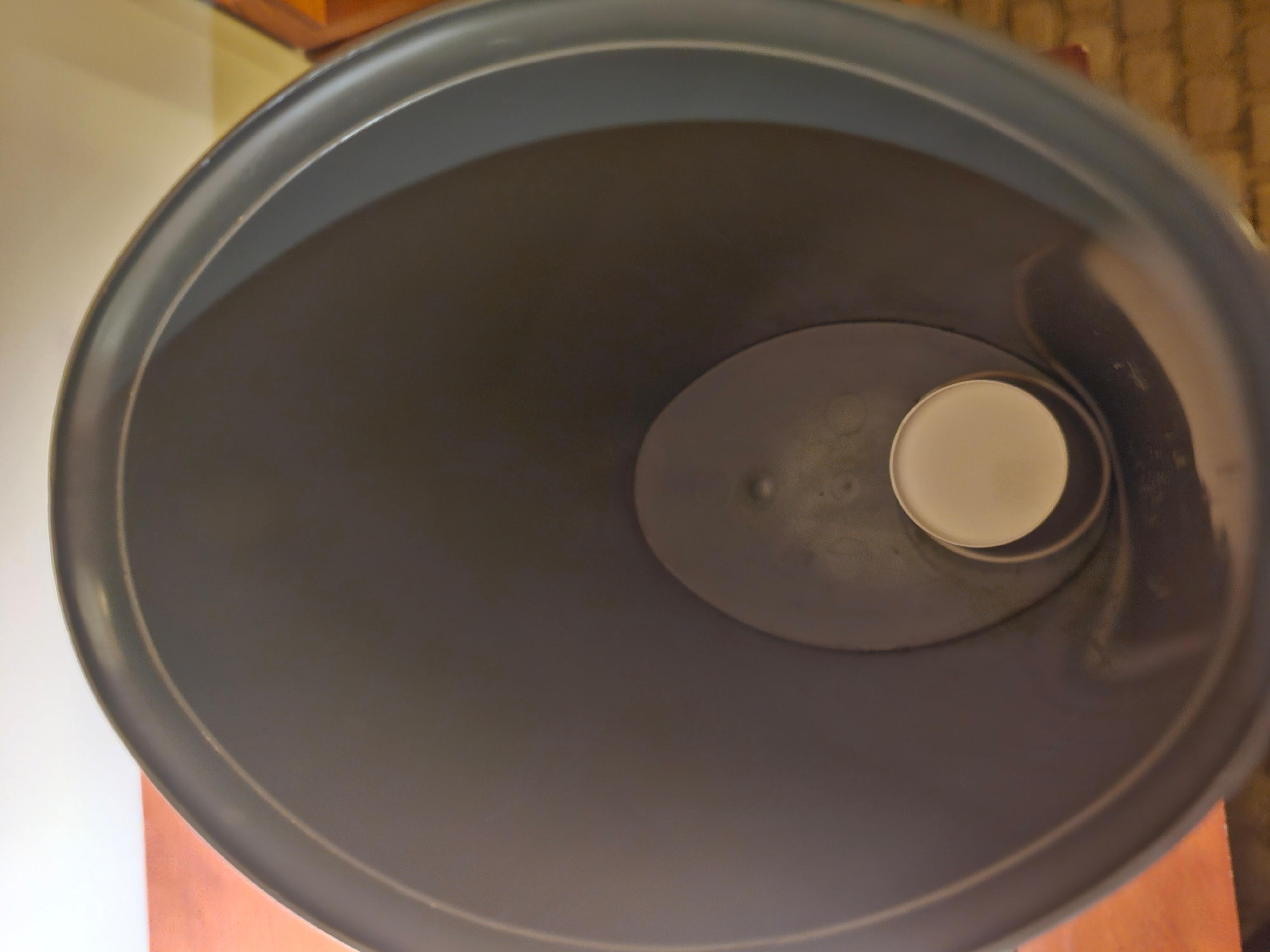 Trash bin upon arrival in room