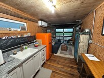 Kitchenette/ living room