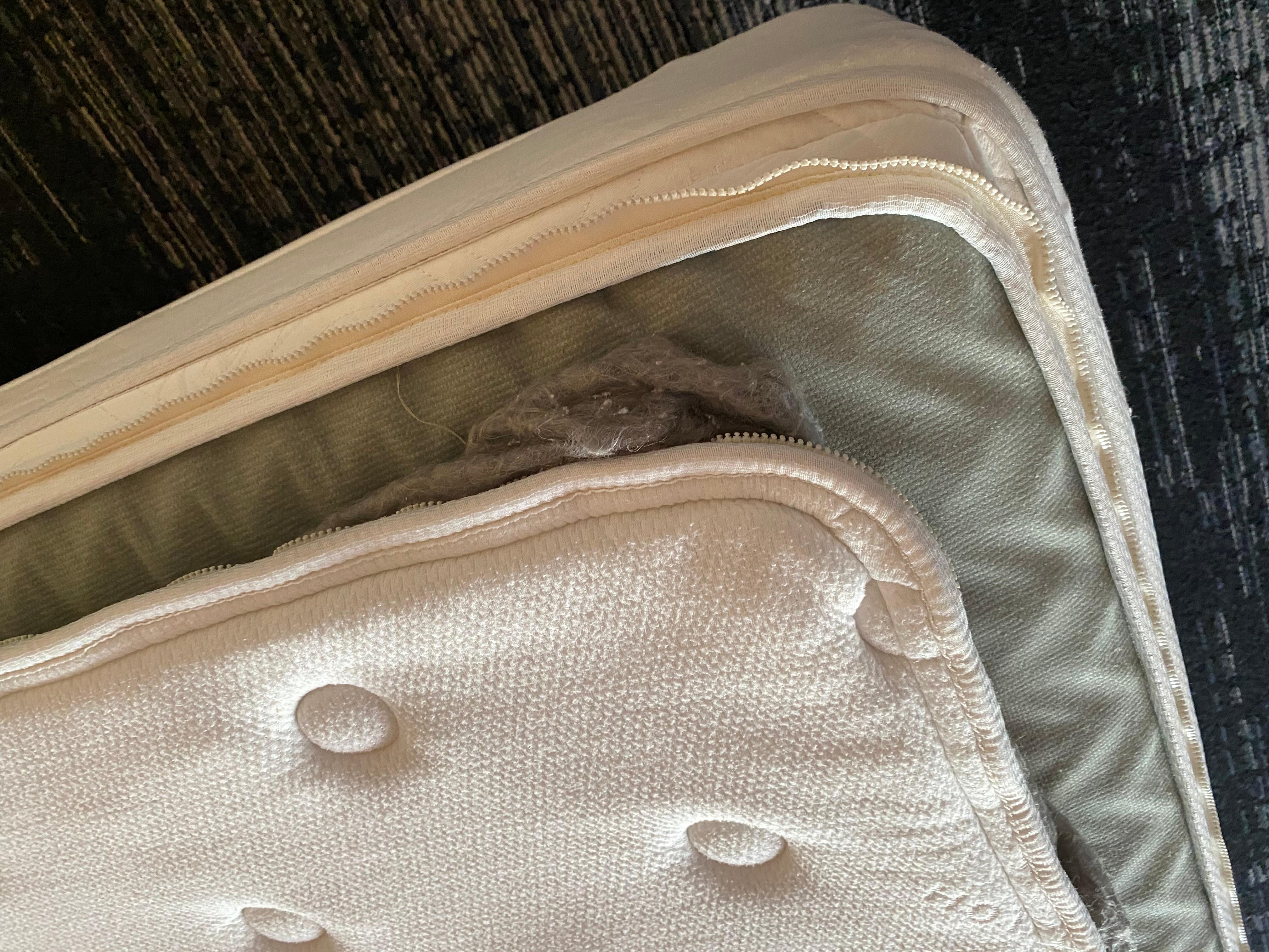 Pad is suppose to be zippered to mattress
