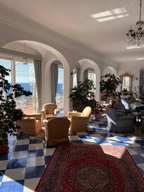 Lounge area
