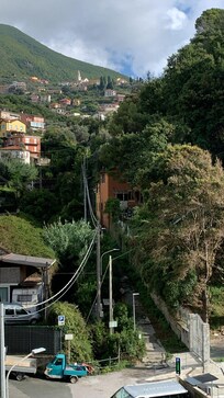 Hiked to Littorno from a path opposite the hotel and then to Lemeglio on a woodland path before heading back down to Moneglia.