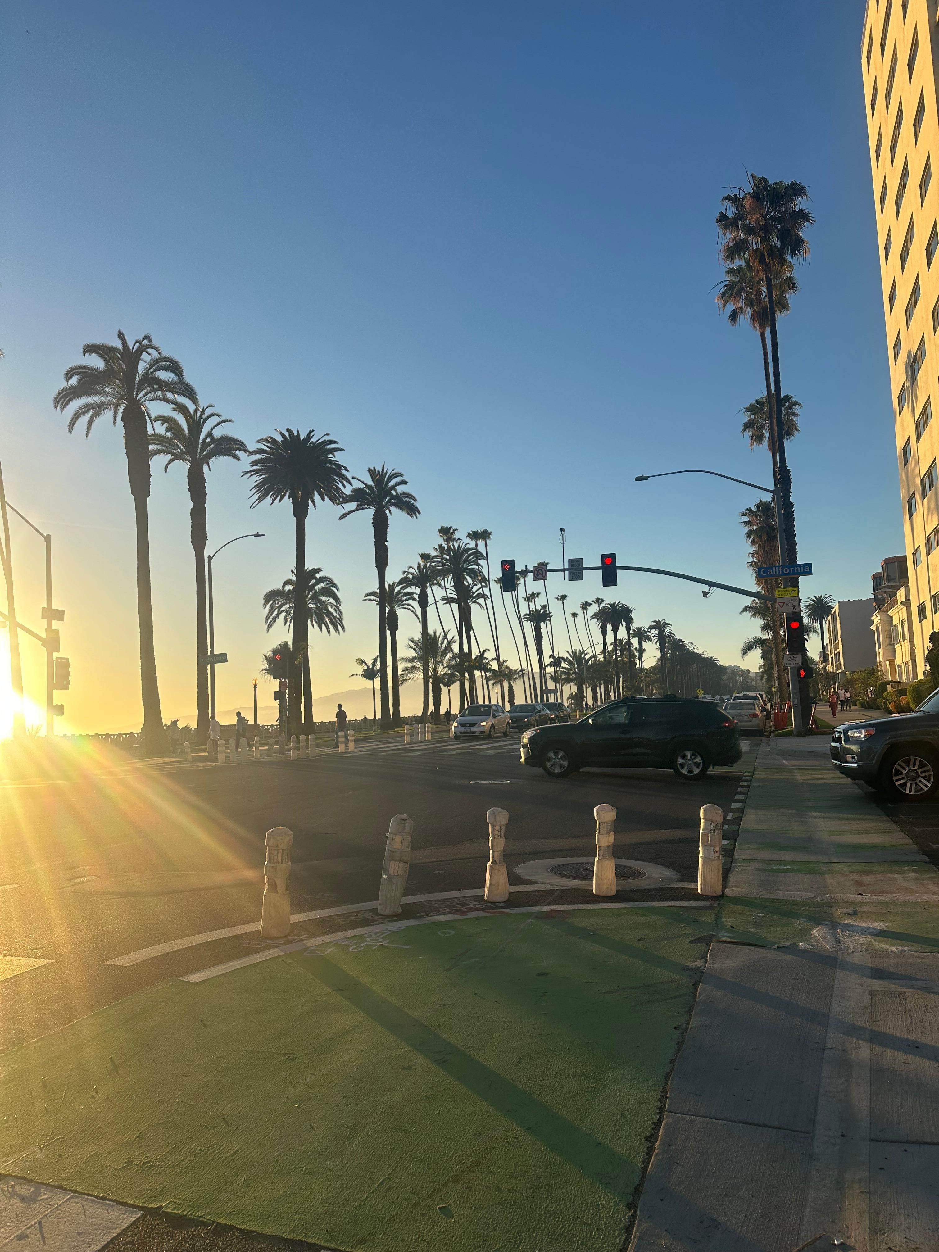 1.5 blocks to Ocean Ave and beach views 