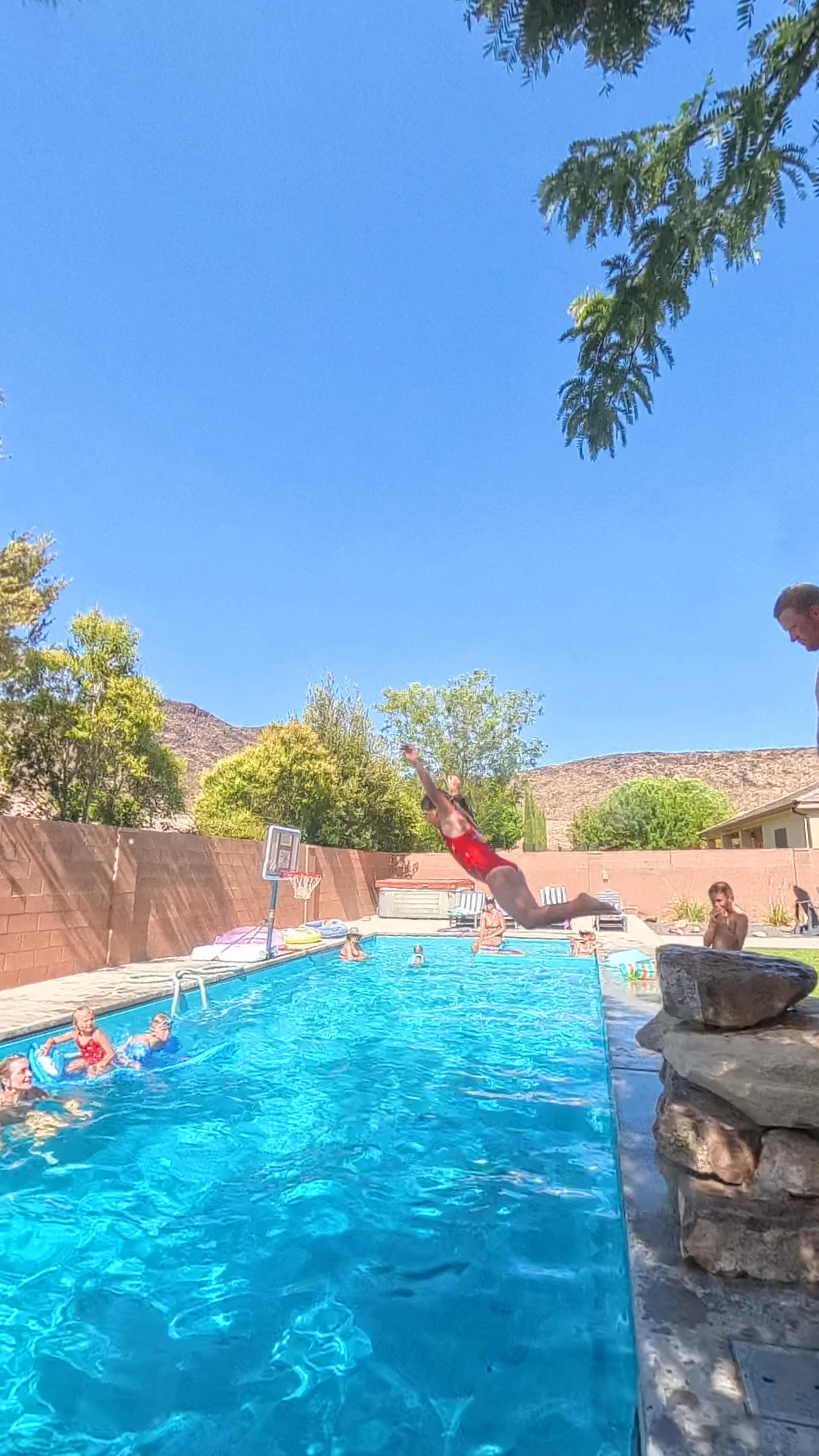 Large pool !! Has cover to keep clean and kids safe. 