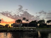 Das Haus vom Wasser aus, abendliche Kanutour