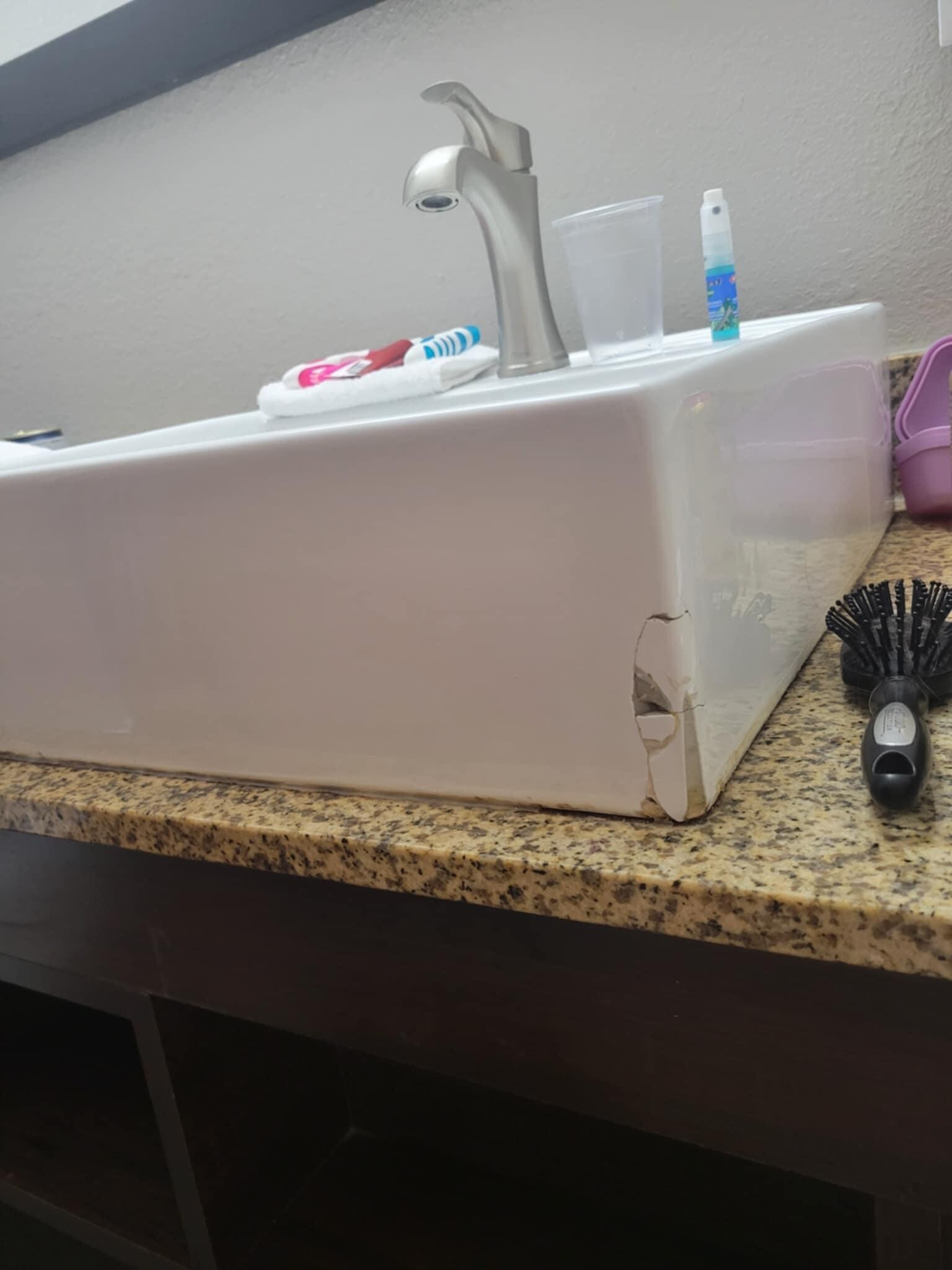 Sink corner broke