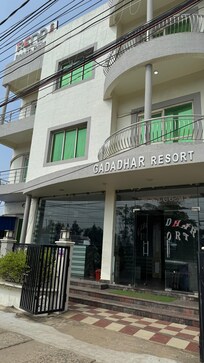 This is the hotel where Trends stood. We didn’t stay here , but were accommodated in Hotel Kuber