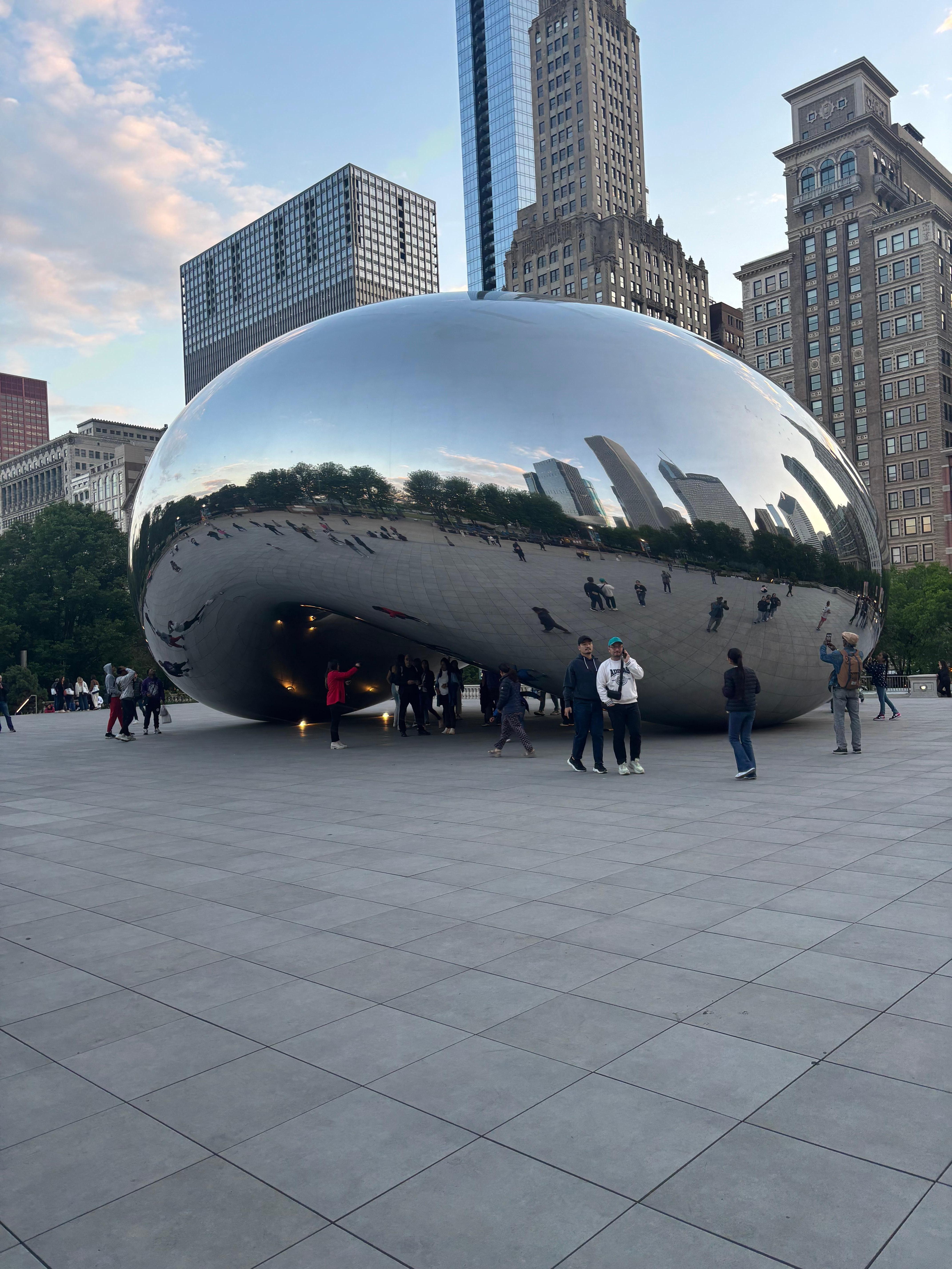 Walking distance to Millennial Park and many other attractions!