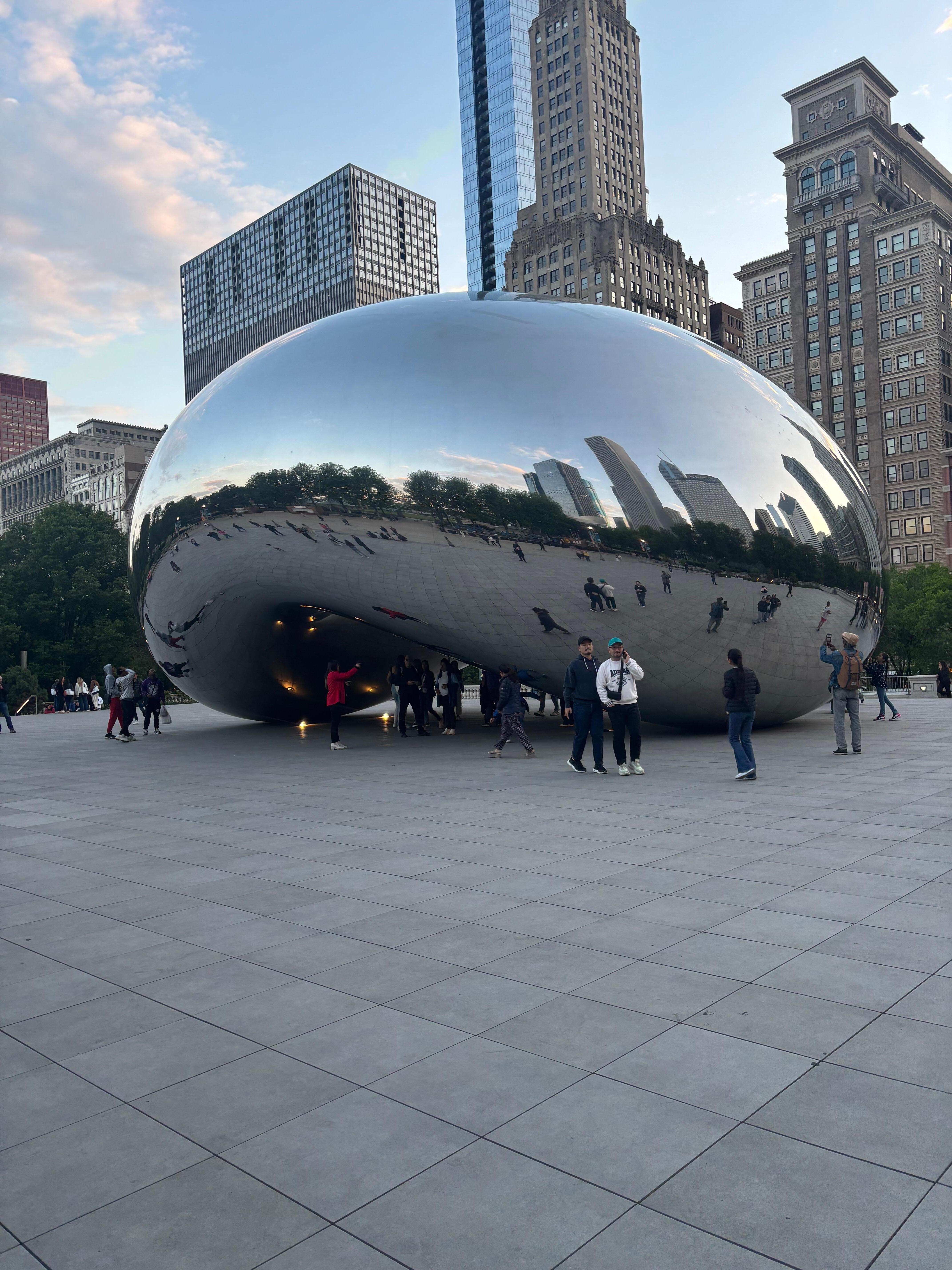Walking distance to Millennial Park and many other attractions!