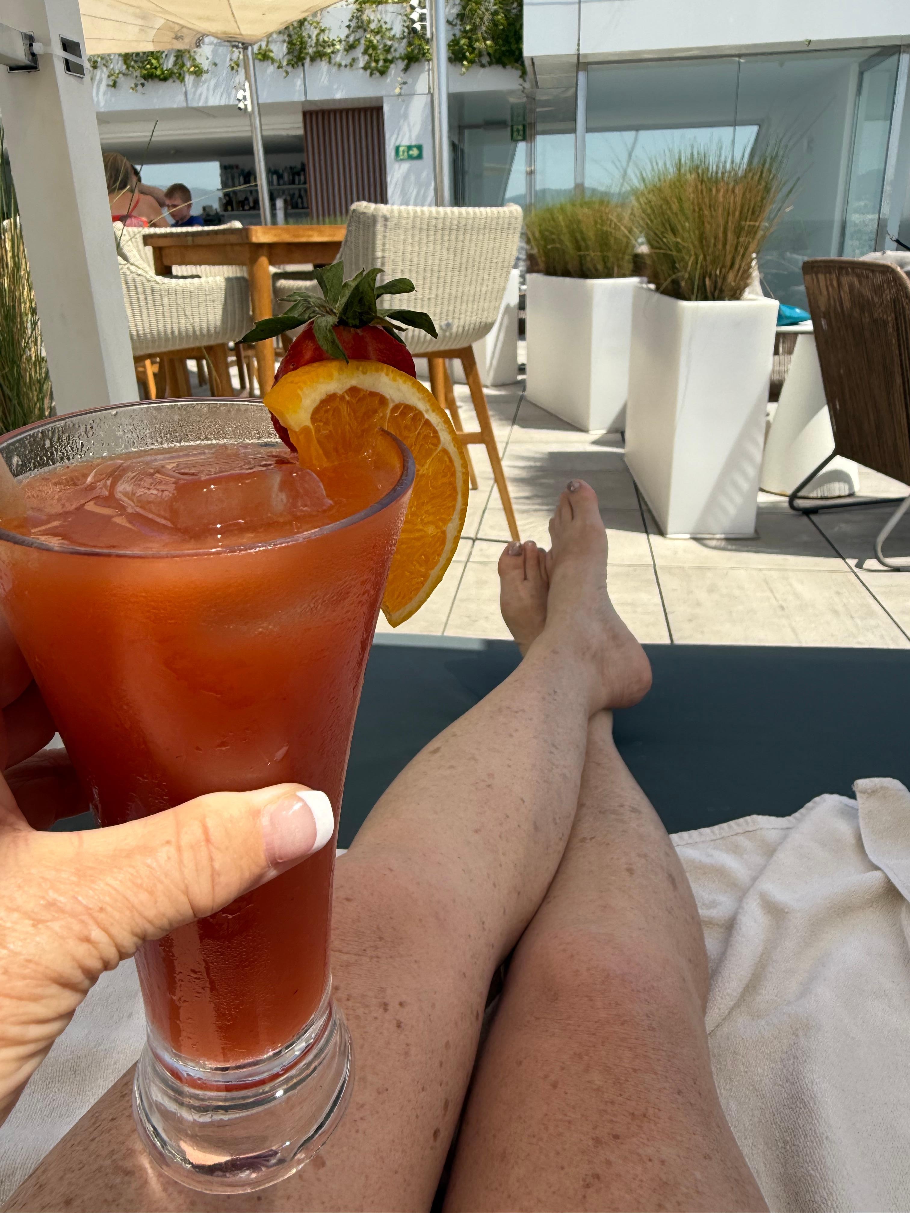 Drinks by the pool