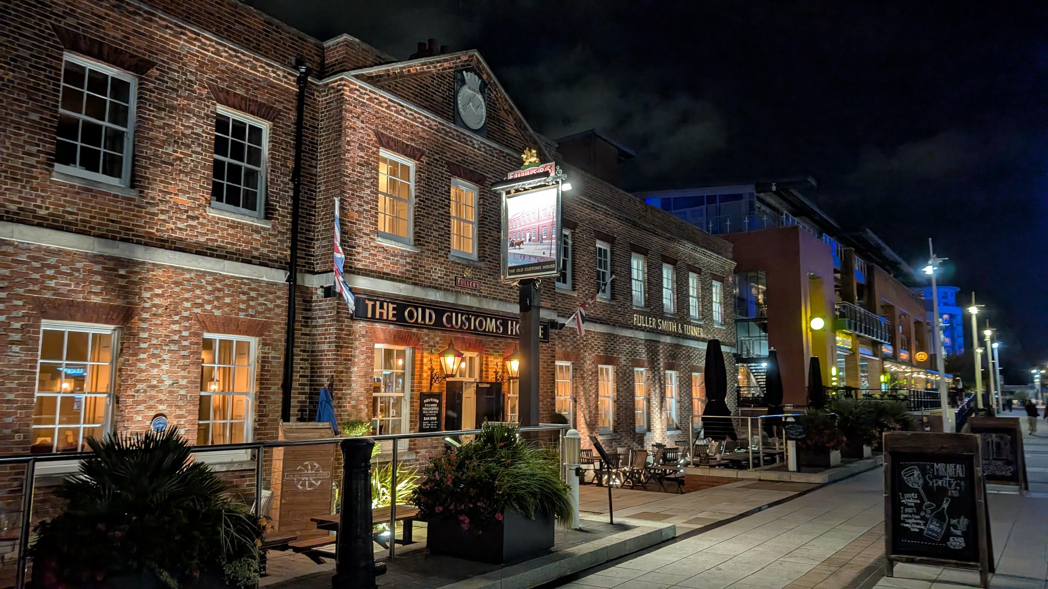 Local eatery close to Holiday Inn Express, Gunwharf
