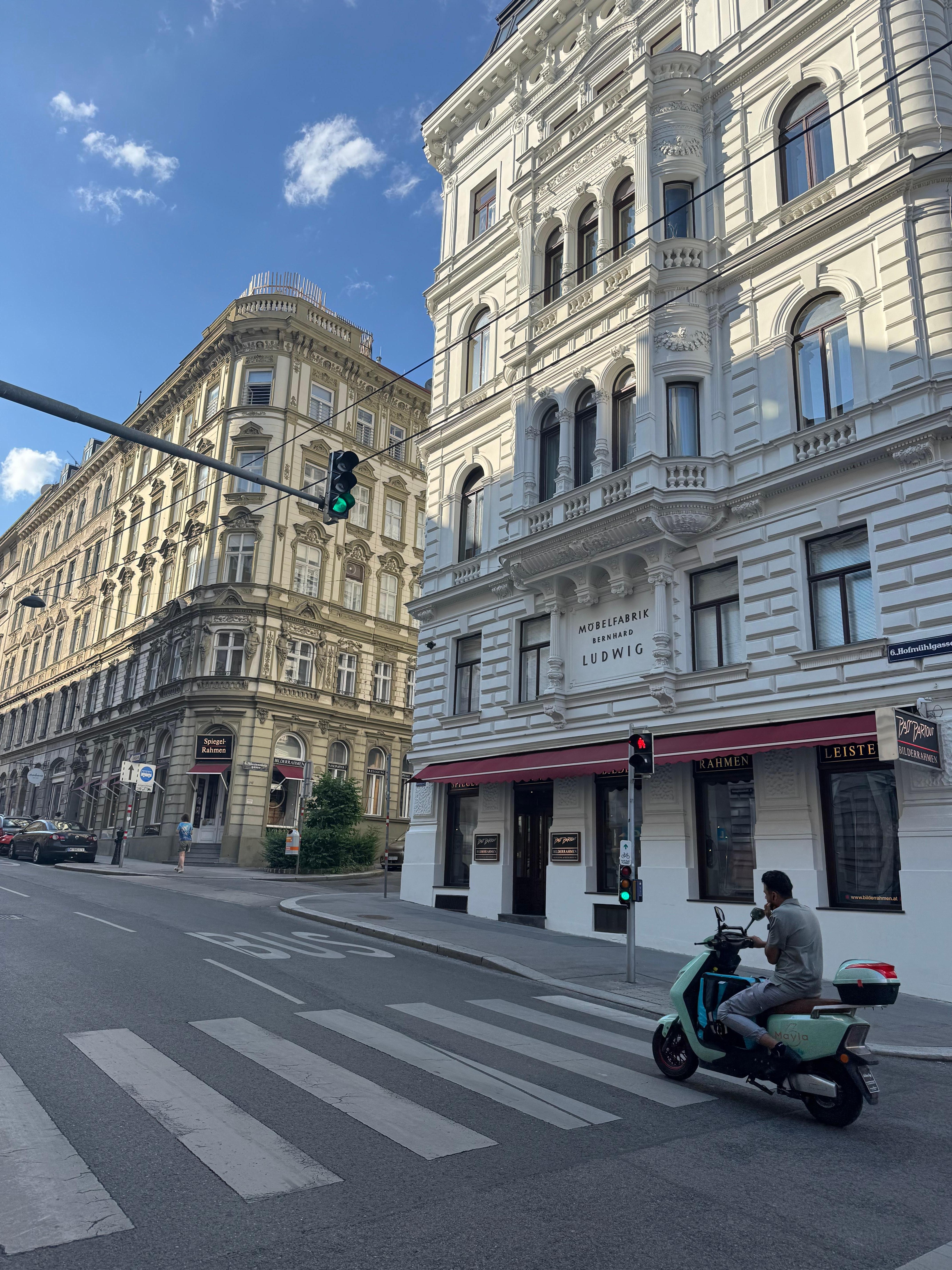 Hotel neighborhood