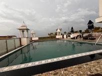 Terrace pool