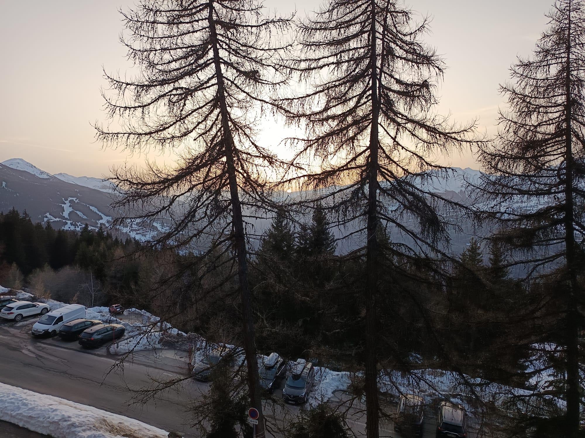 Vue de l'appartement, dégagée et beau coucher de soleil 
